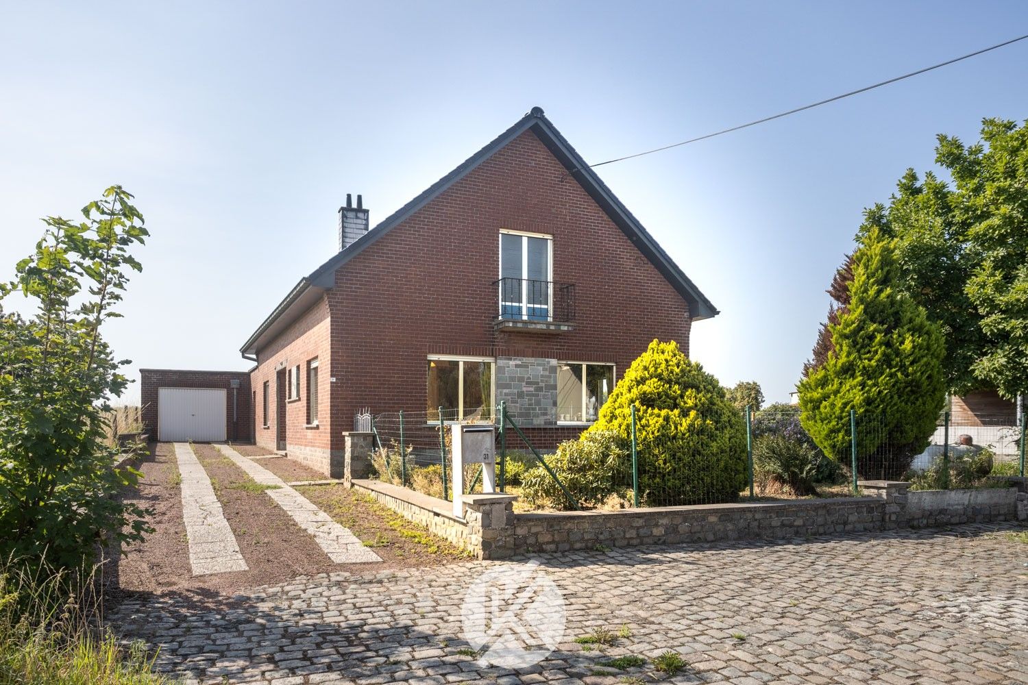 Robuuste woning met renovatiepotentieel foto 4