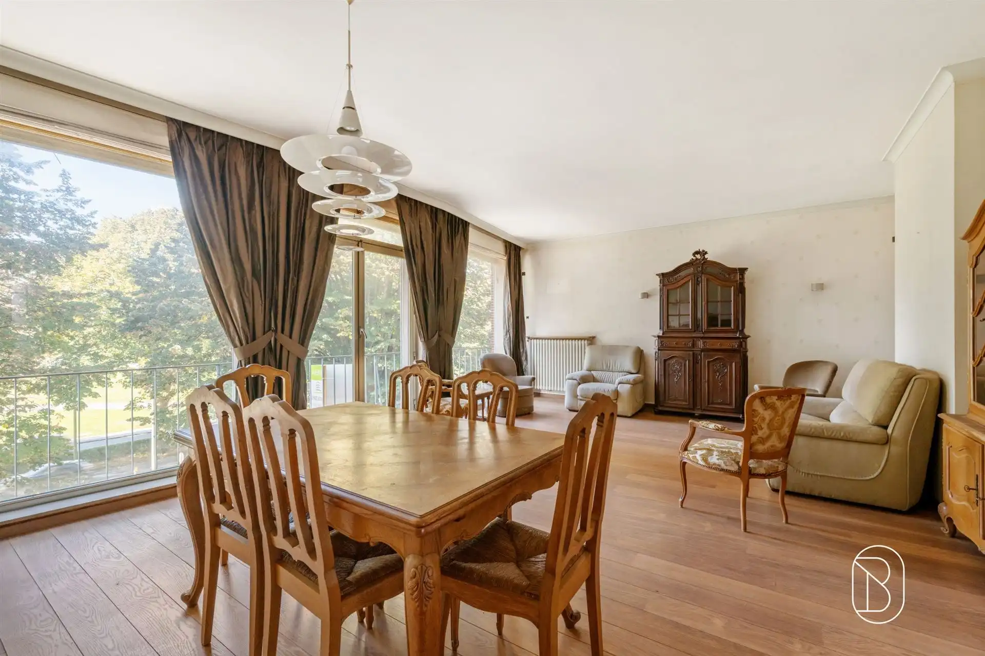 Hoofdfoto van de publicatie: Ruim appartement met 3 slpk en garage