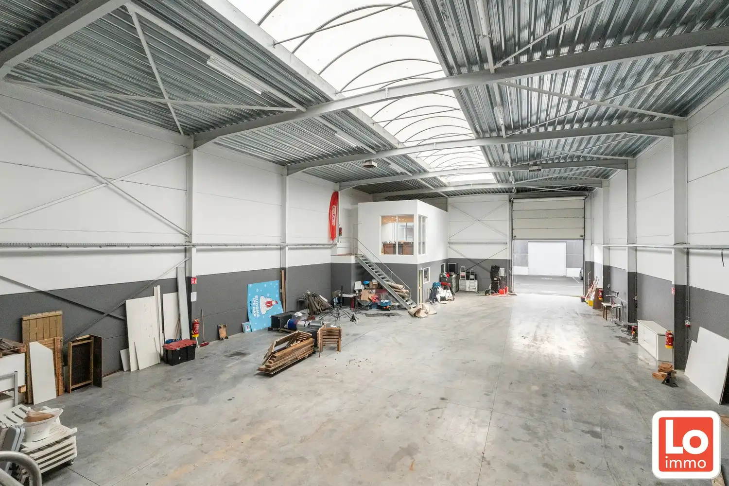 Magazijn 440m² met kantoorruimte 42m² foto 2