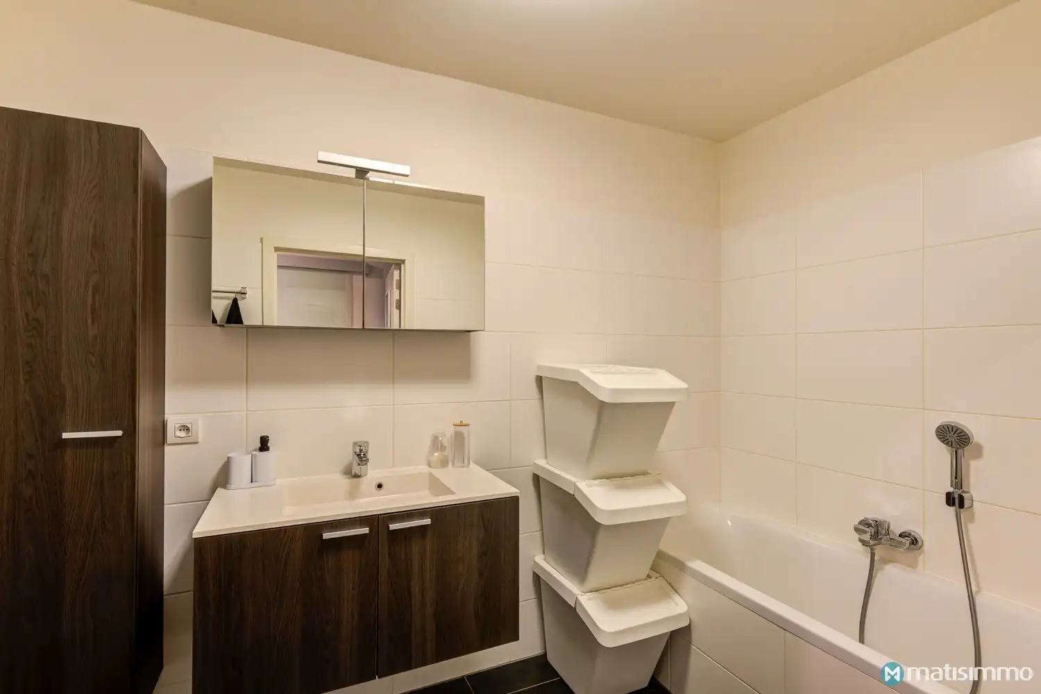 INSTAPKLAAR APPARTEMENT MET 2 SLAAPKAMERS EN AUTOSTAANPLAATS IN HET CENTRUM VAN BILZEN foto 11