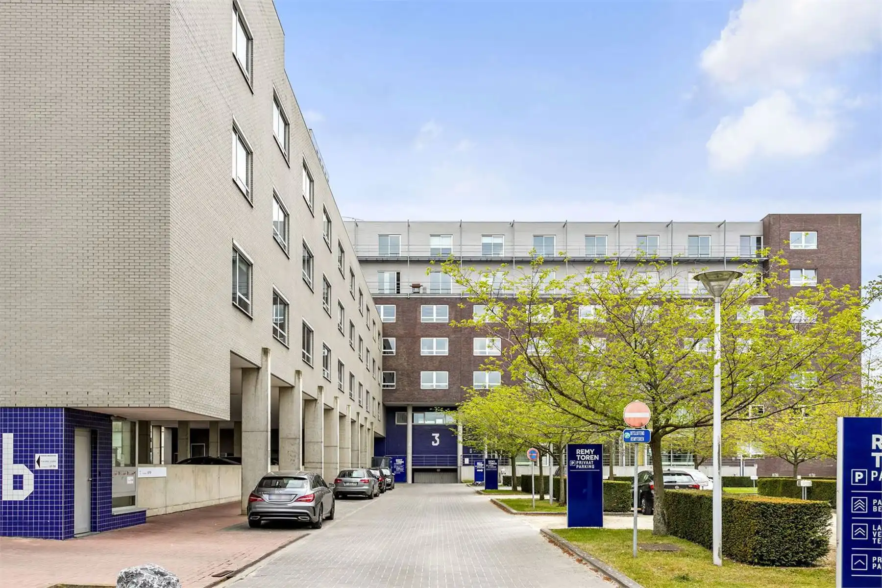 Volledige kantoorverdieping (± 867 m²) en 22 parkings foto 8