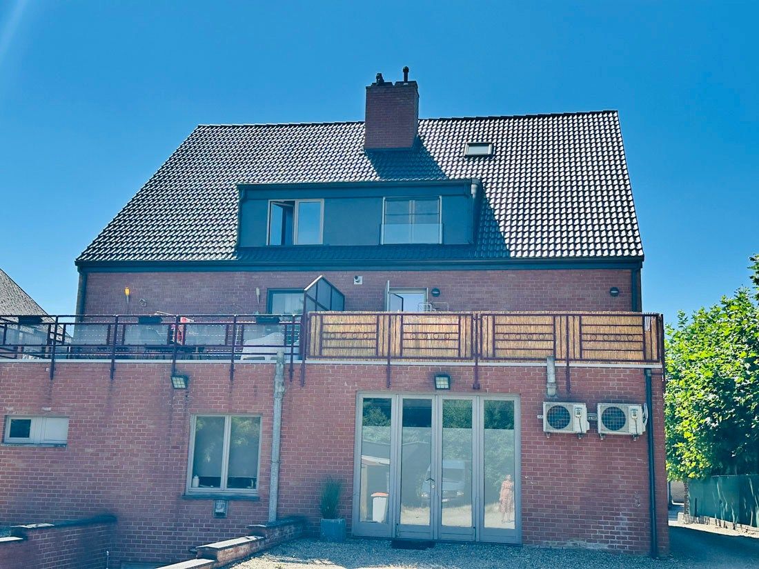 Ruim praktisch duplex appartement te Lanaken foto 2