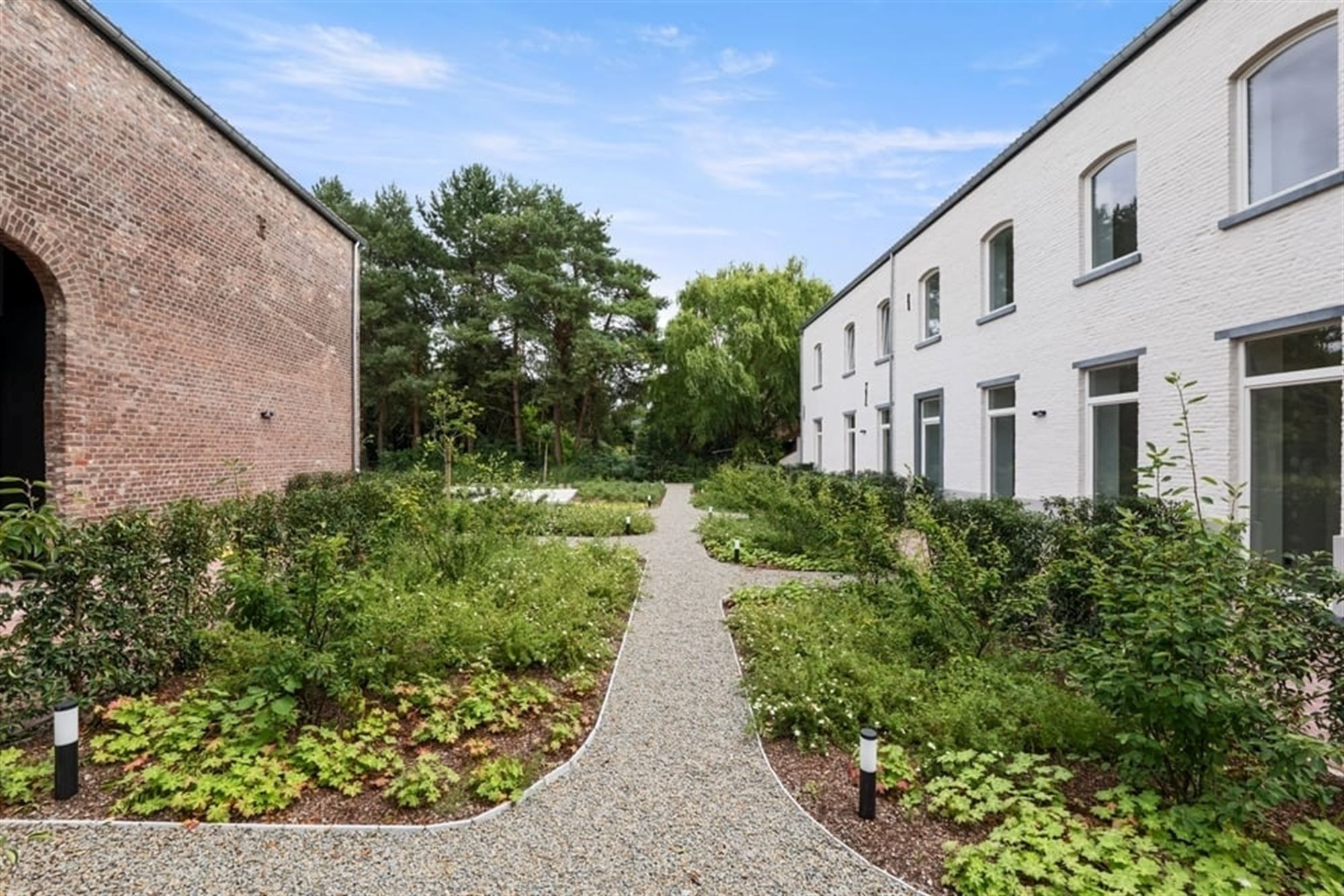 EXCLUSIEF WONEN IN EEN GERESTAUREERDE VIERKANTSHOEVE foto 3