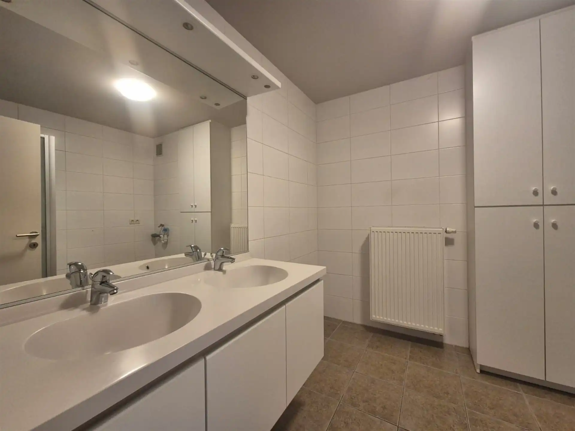 Centraal gelegen 2-slaapkamer appartement.   foto 17