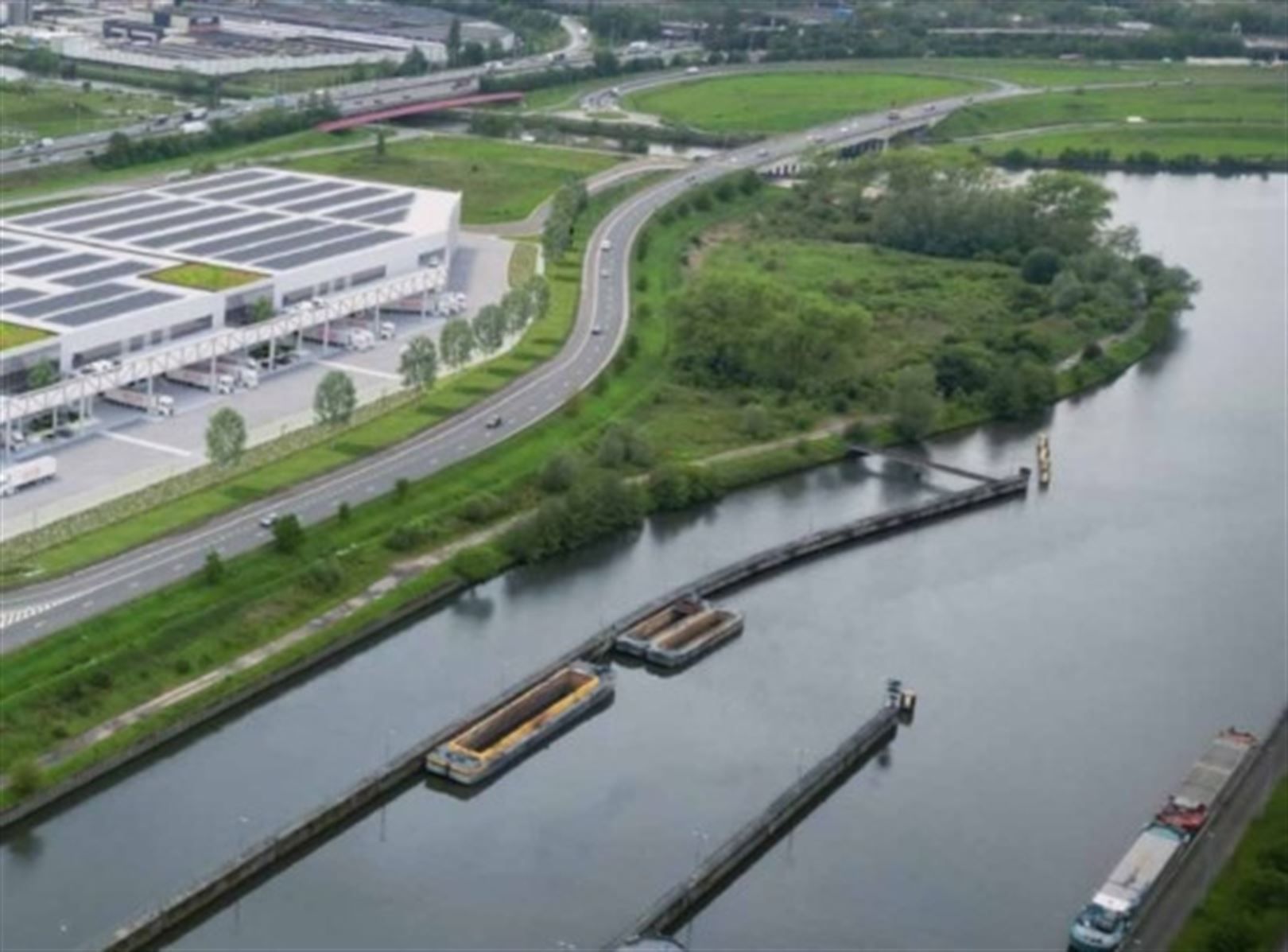 Hoogwaardig logistiek op toplocatie foto 4