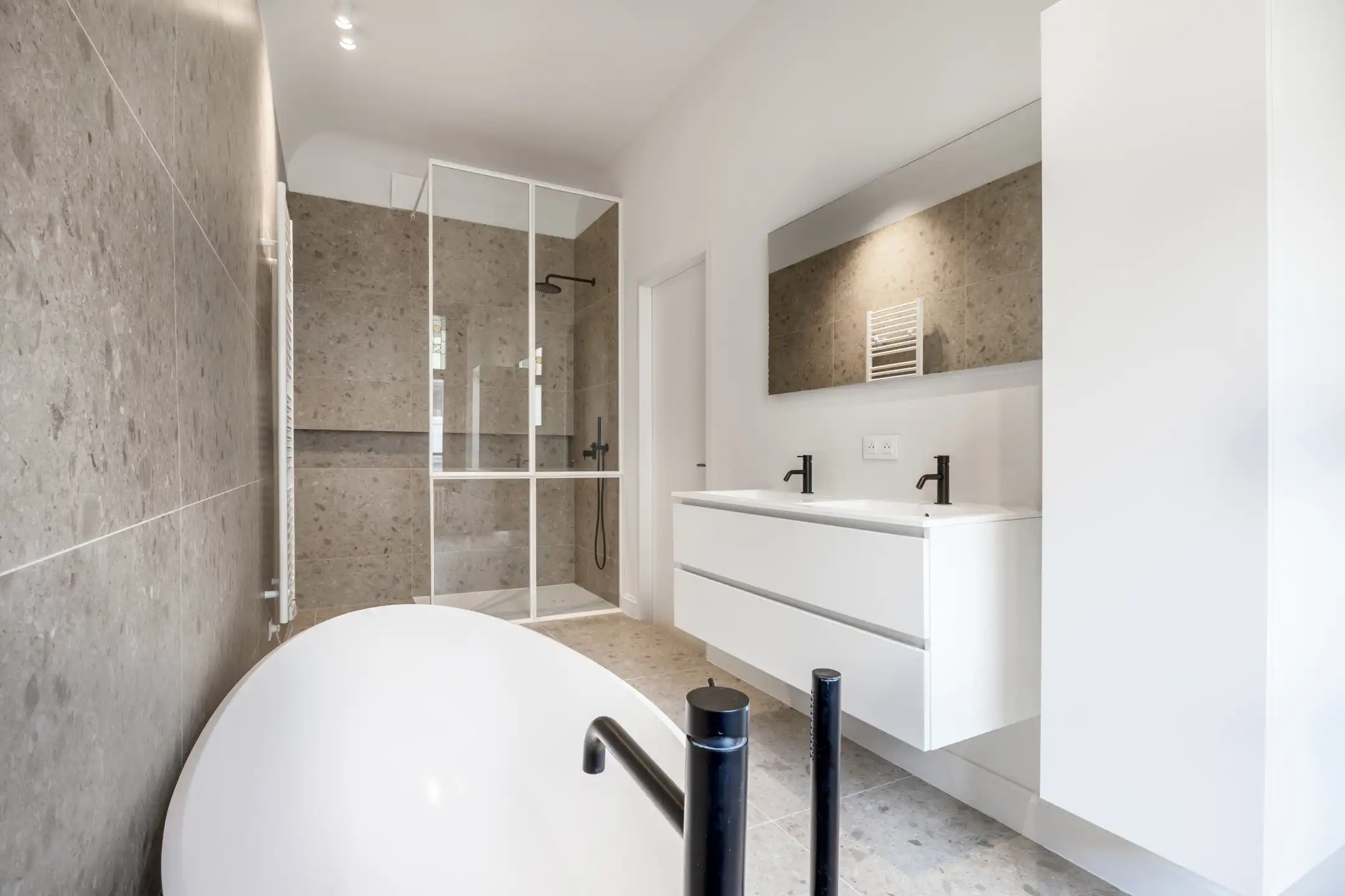 Prachtig 2 slpkappartement in art nouveau pand De Confiserie foto 33