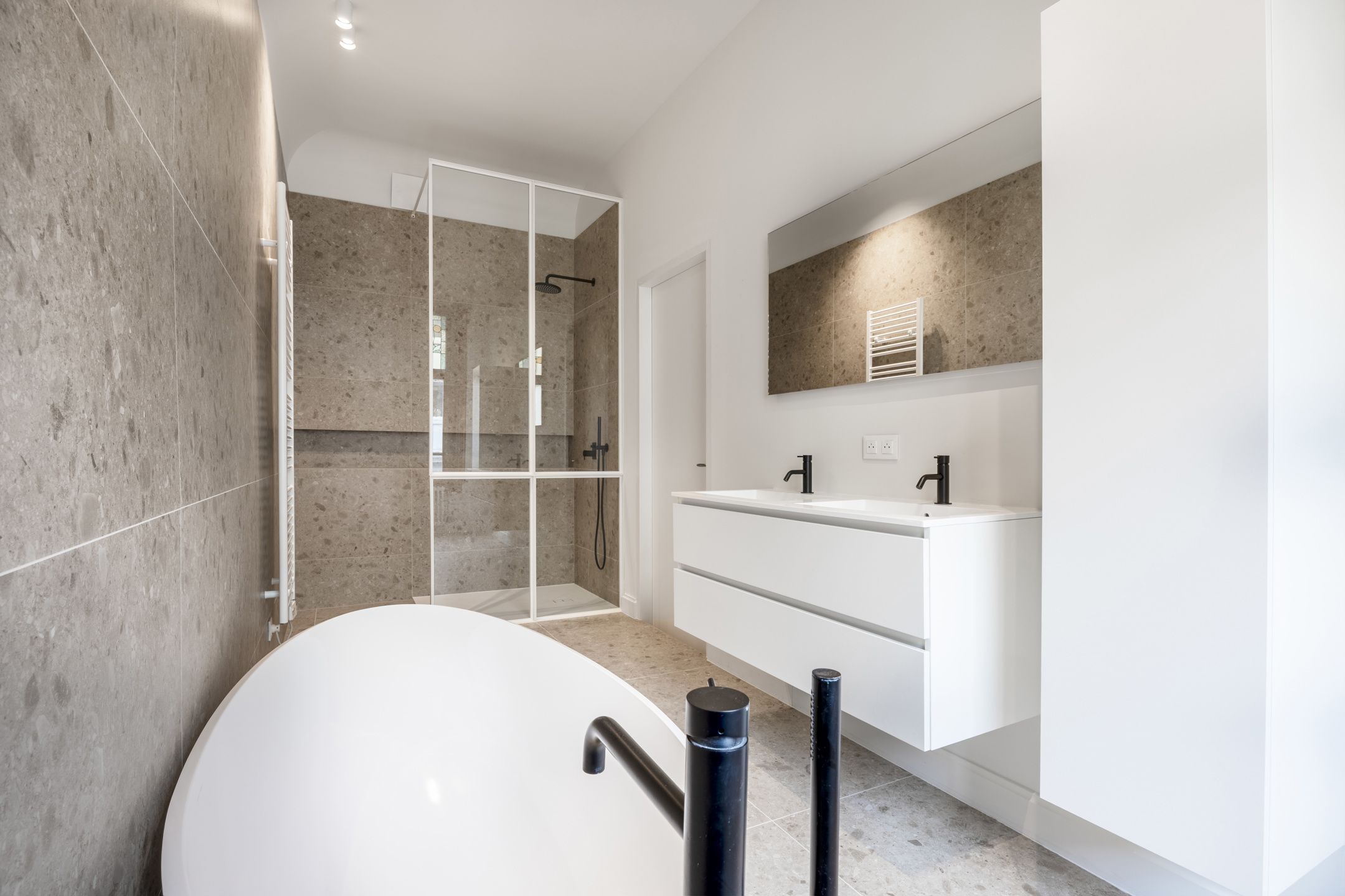 Prachtig 2 slpkappartement in art nouveau pand De Confiserie foto 33