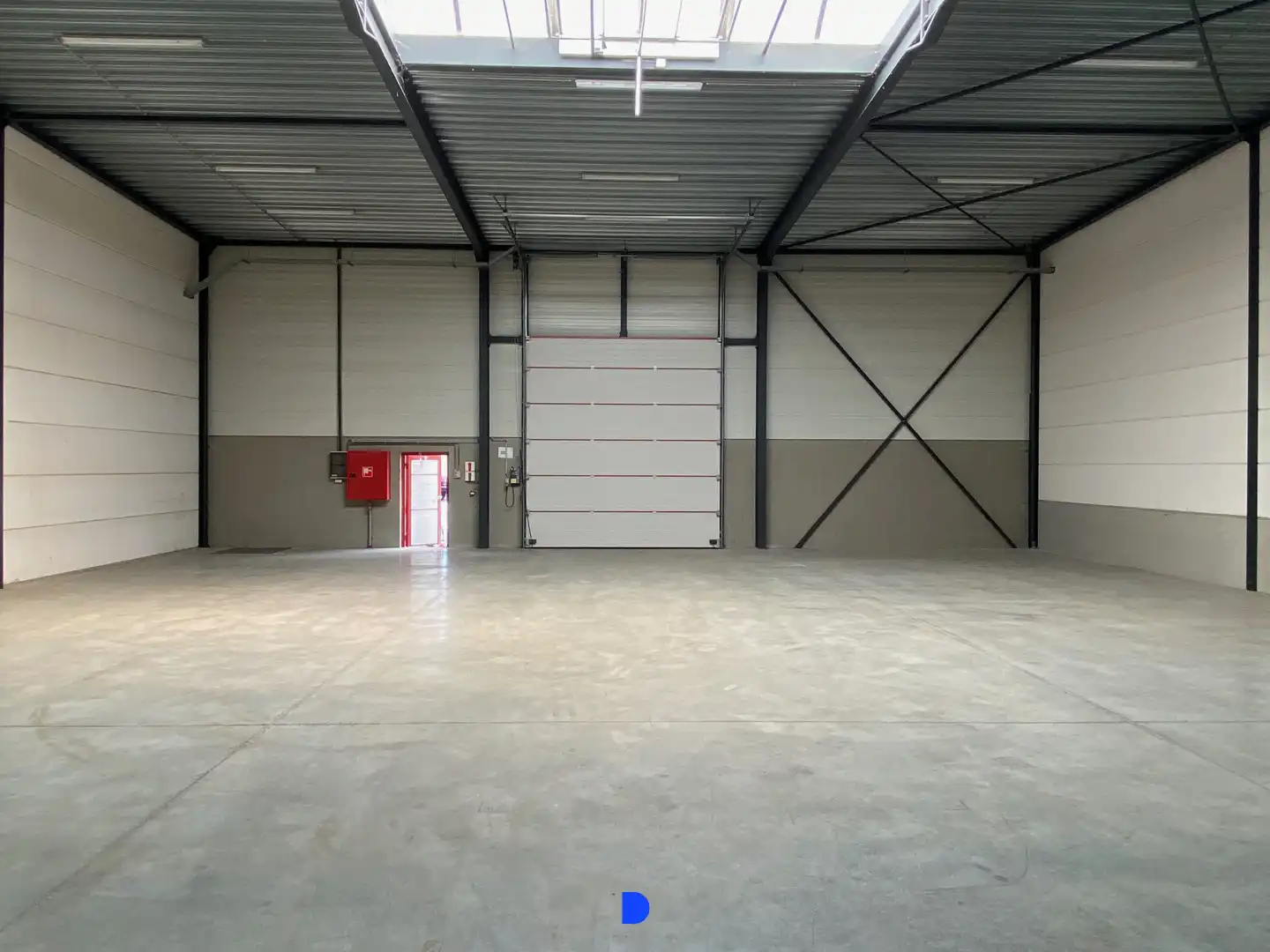 Verzorgd bedrijfsgebouw in Dadizele. foto {{pictureIndex}}