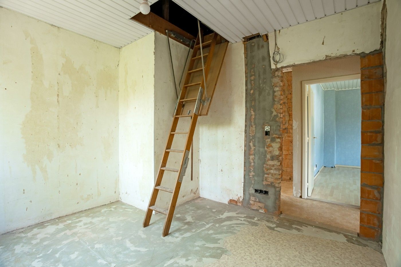 Verrassend ruime, te renoveren HOB met 5 slpk., garage/loods en tuin foto 17