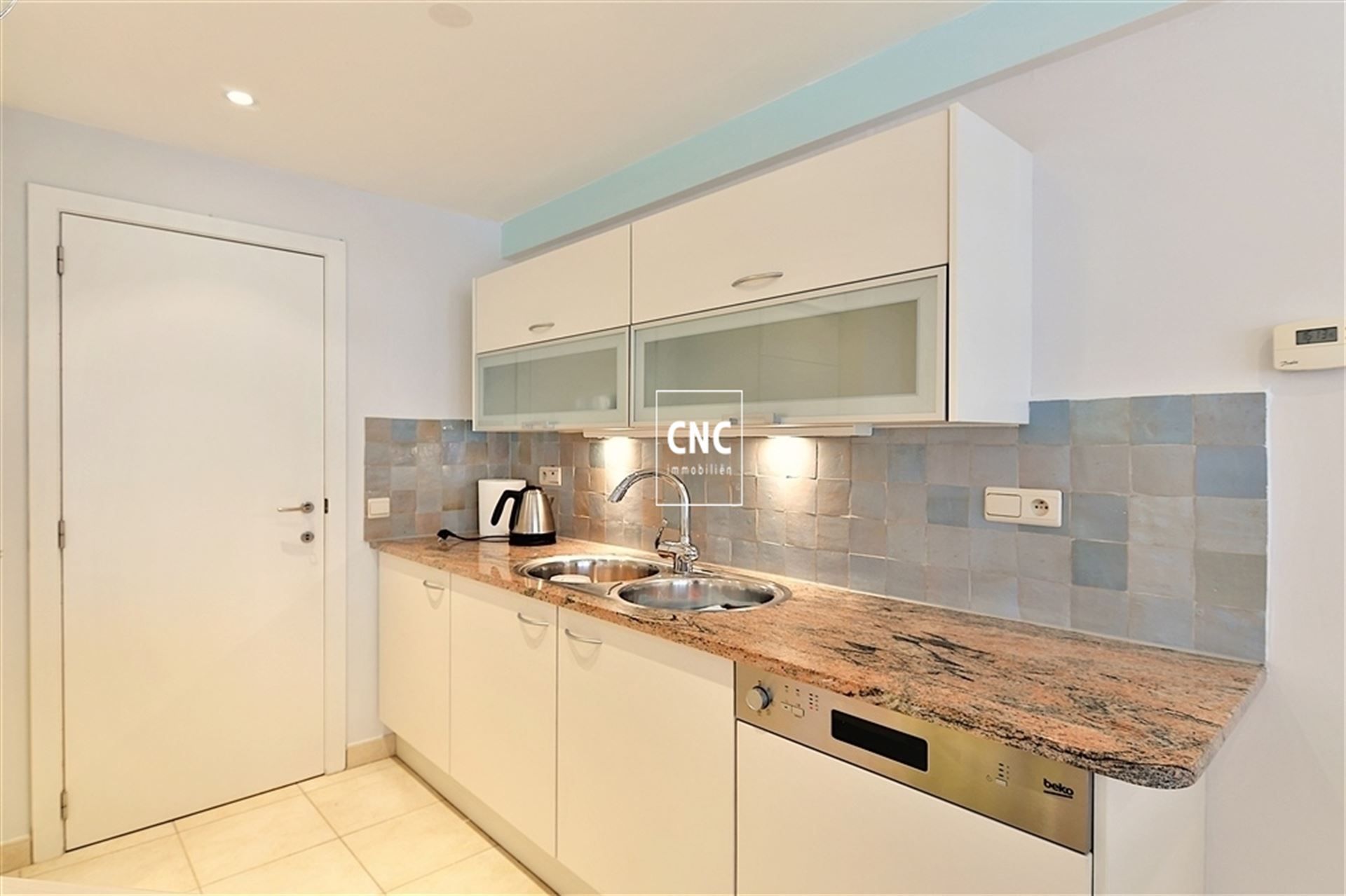 Gemeubeld en instapklaar appartement op topligging in Knokke foto 6