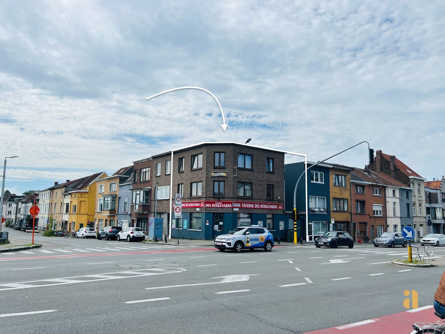 Veelzijdig handelspand met woonst op toplocatie foto 1