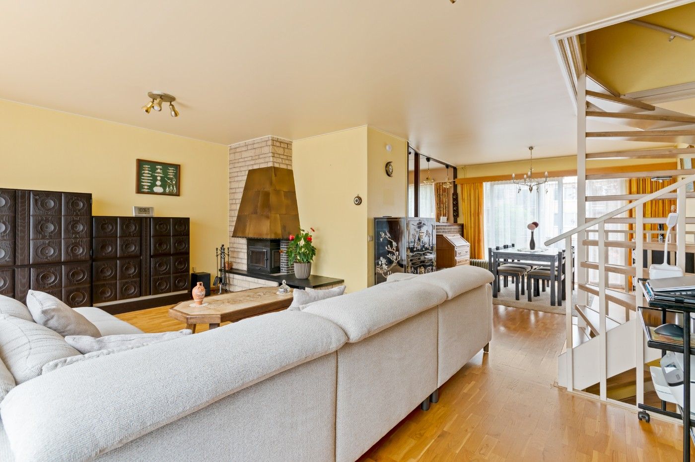Op te frissen woning met 4 à 5 slpk., inpandige garage en zuidwest-tuin foto 4