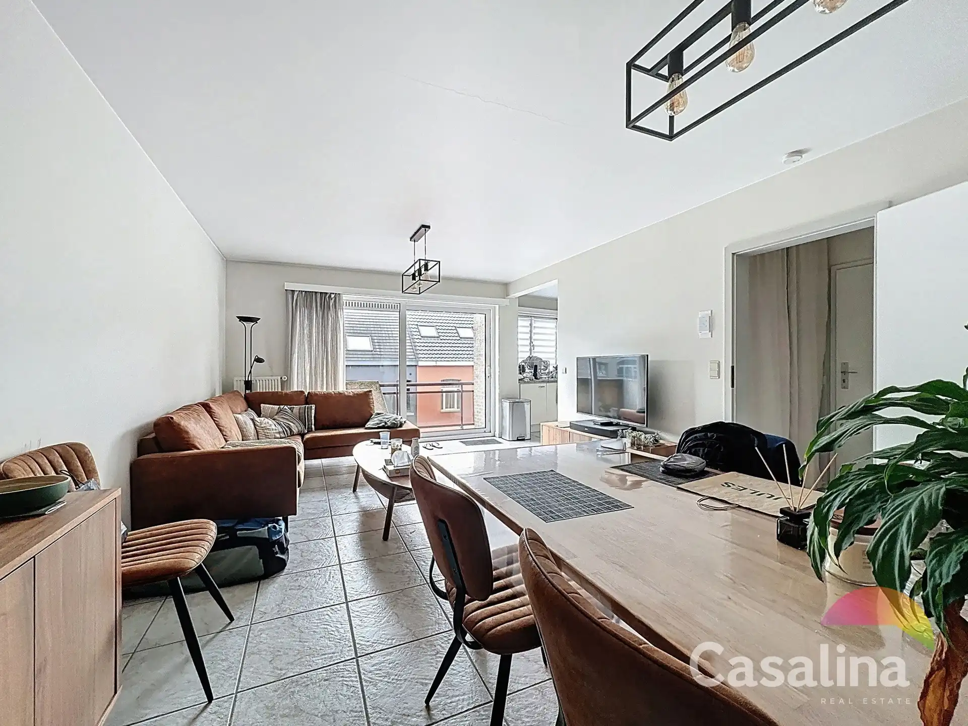 Gemengd gebouw bestaande uit 2 handelsruimtes en 4 woonunits foto 16