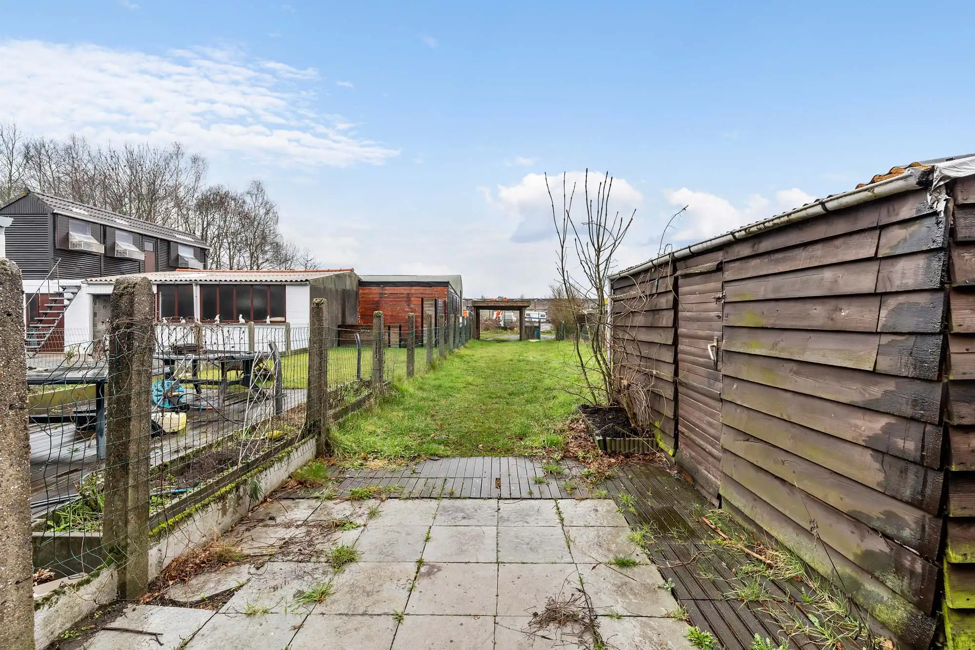 Gezellige rijwoning met tuin en achteruitweg foto 12