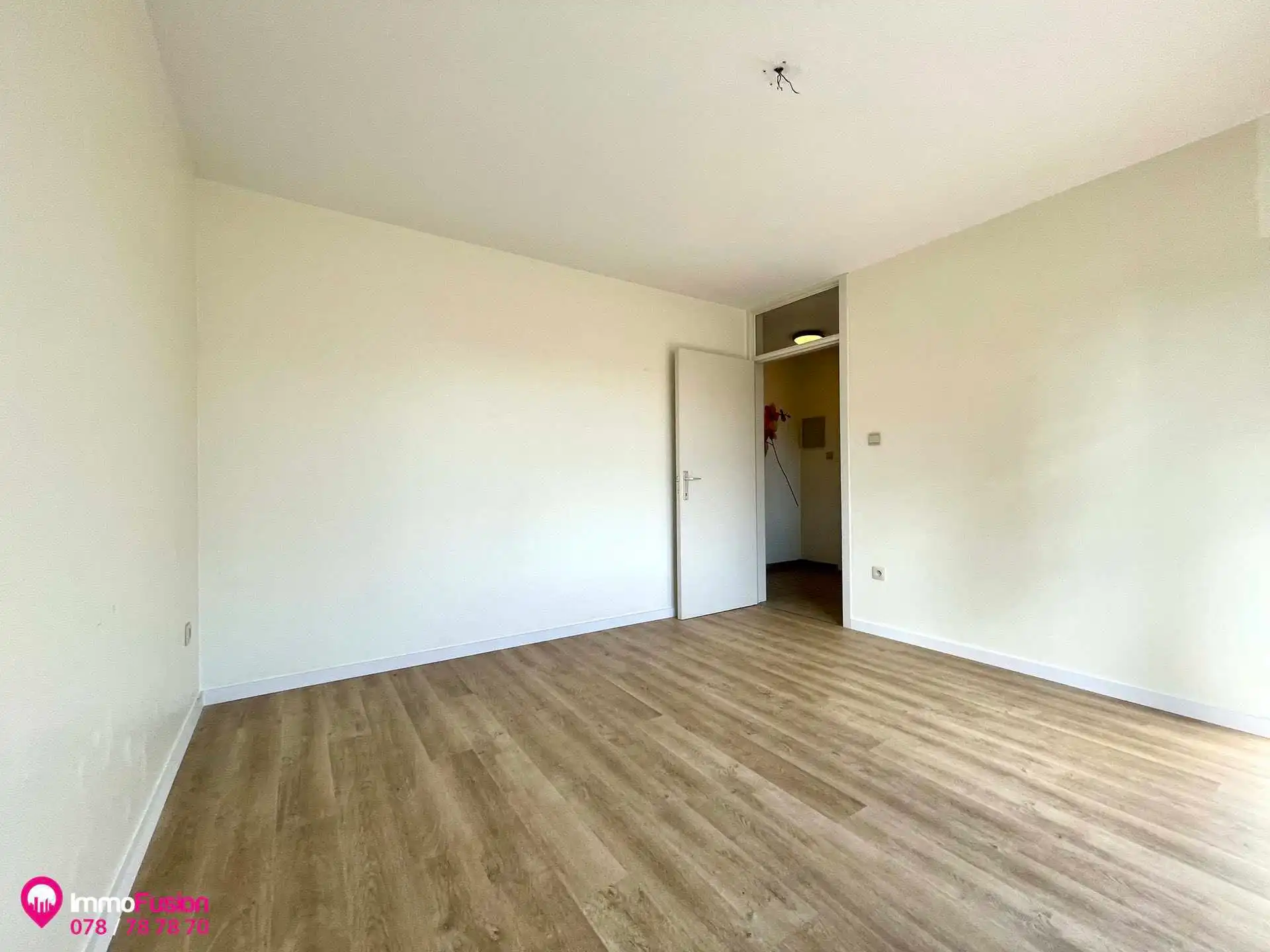 Mooi 2-slaapkamer appartement met terras in het centrum! foto 23