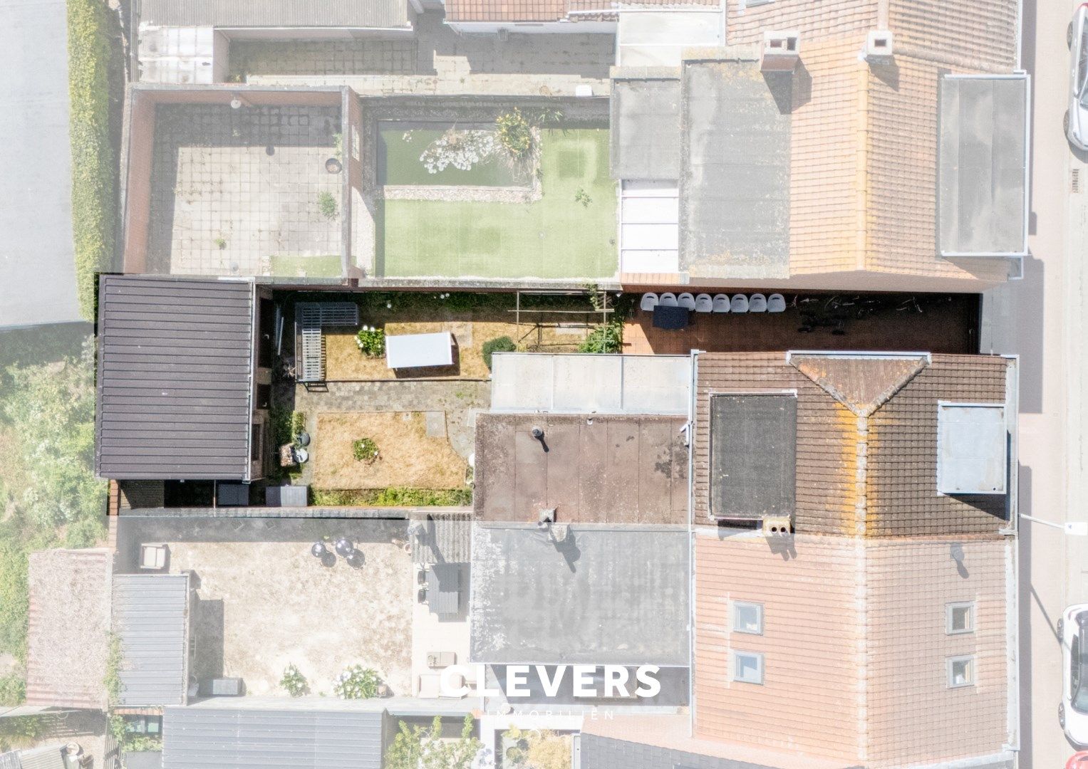 Op te frissen gezinswoning met 4 slaapkamers en zij-ingang foto 20