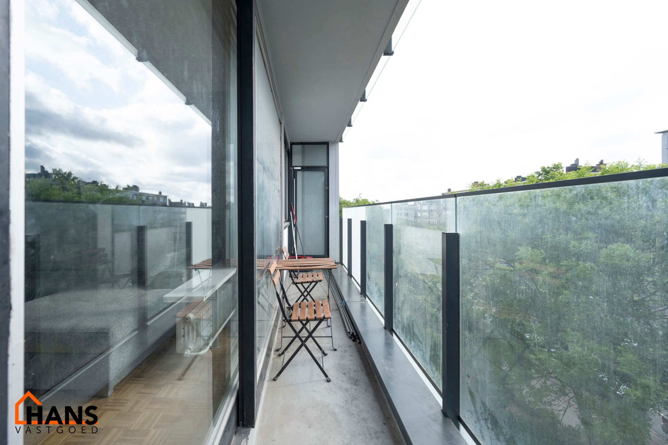 Riant appartement + staanplaats + kelder foto 13