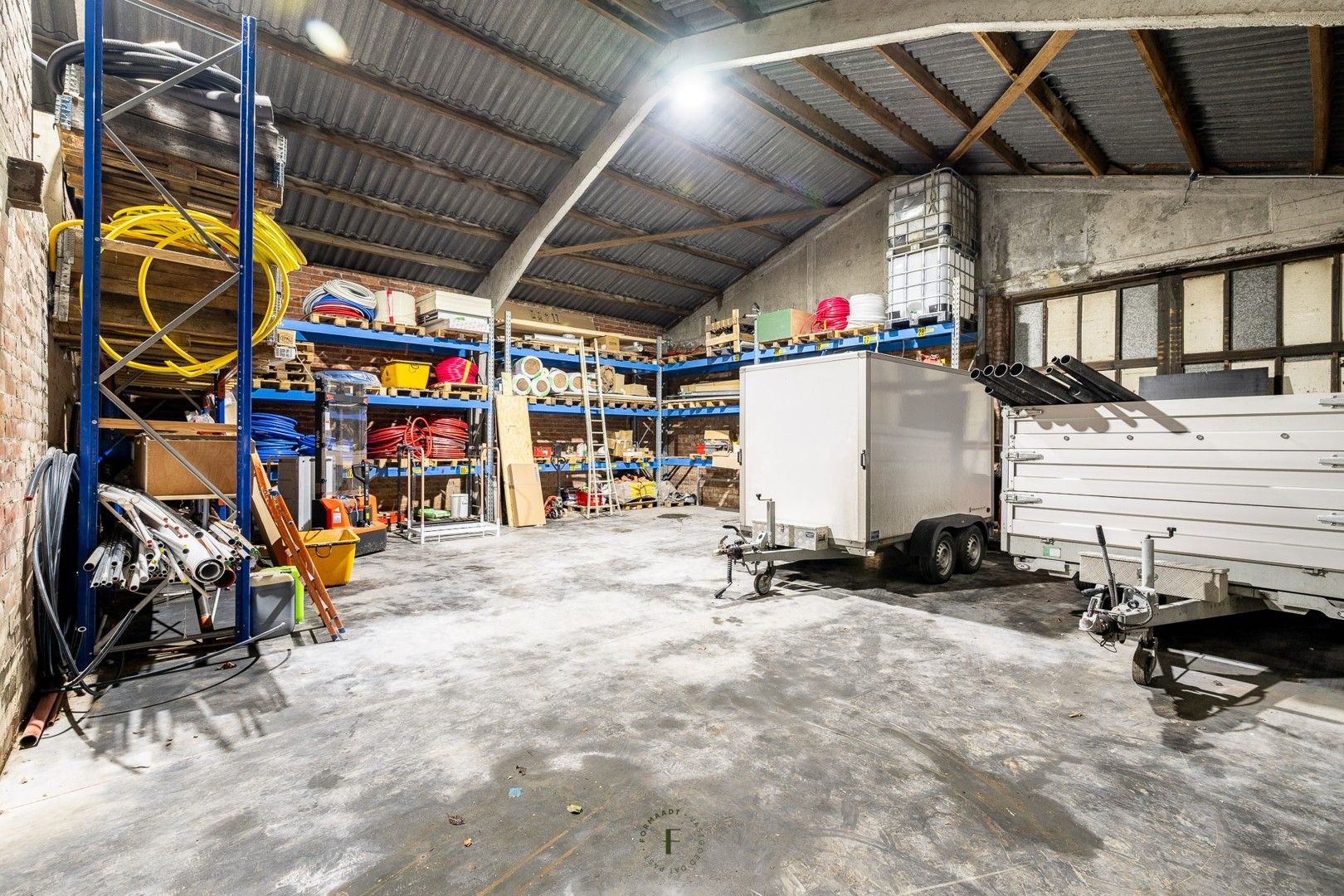 Strategisch gelegen woning met vernieuwde loods op toplocatie in Hooglede foto 23