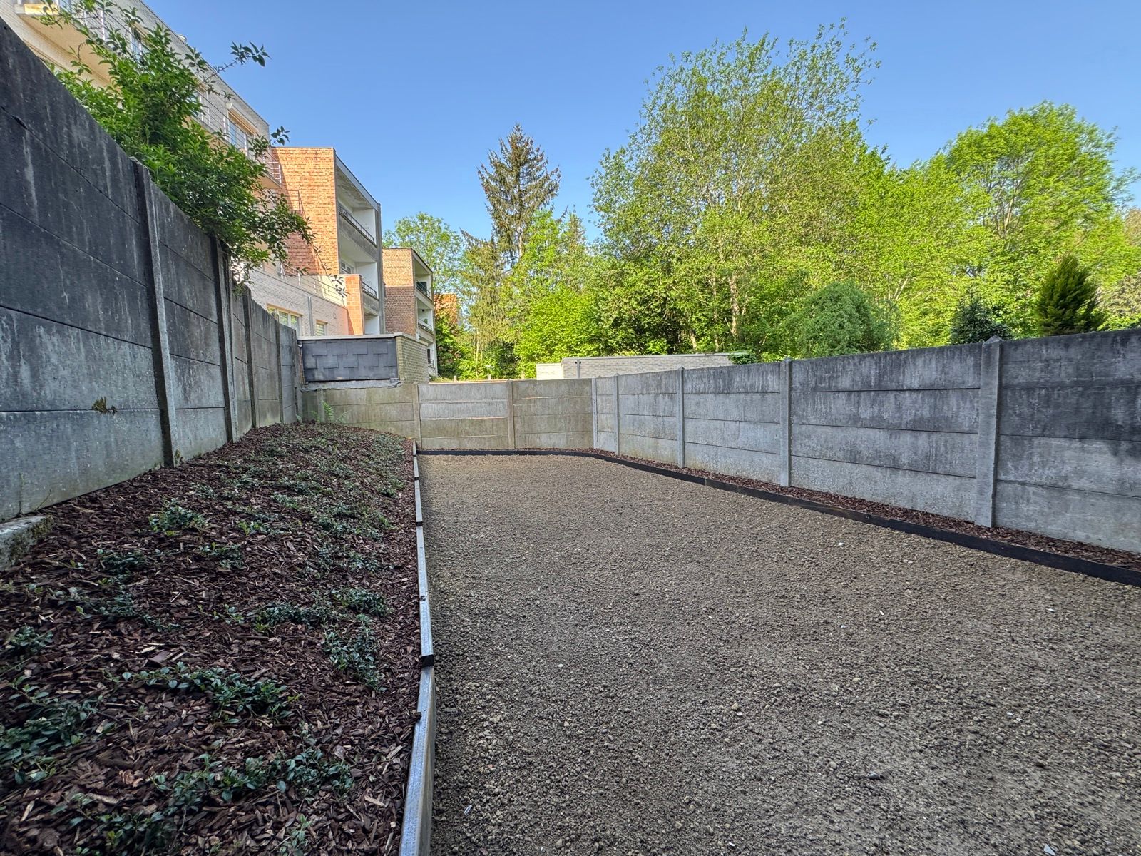 Vernieuwd appartement met 1 slaapkamer en tuin foto 6