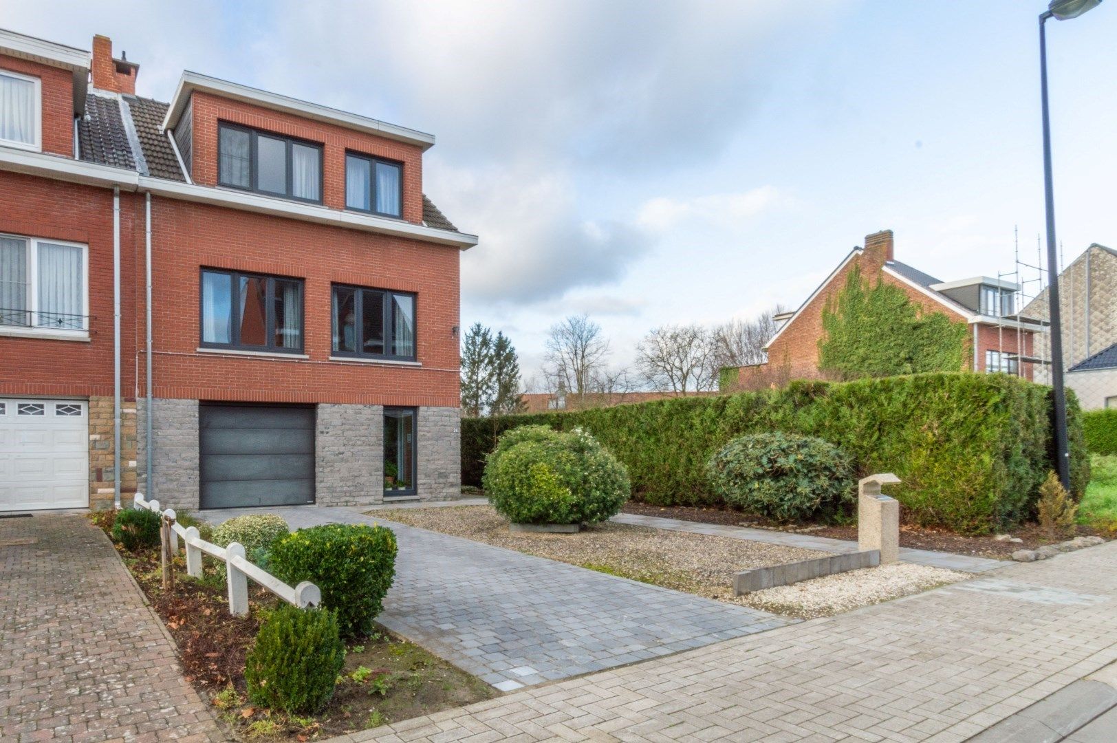 !!! OPTIE !!! SOLIDE & CHARMANTE WONING MET 2 SLP + 2 BUREAU'S foto 28