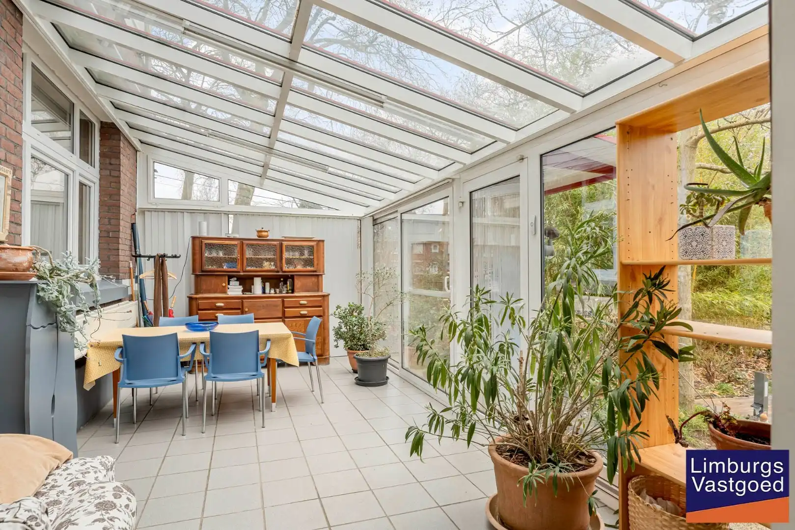 Woonhuis met verschillende praktijkruimtes te Waterschei, op een perceel van 6a80ca foto 15