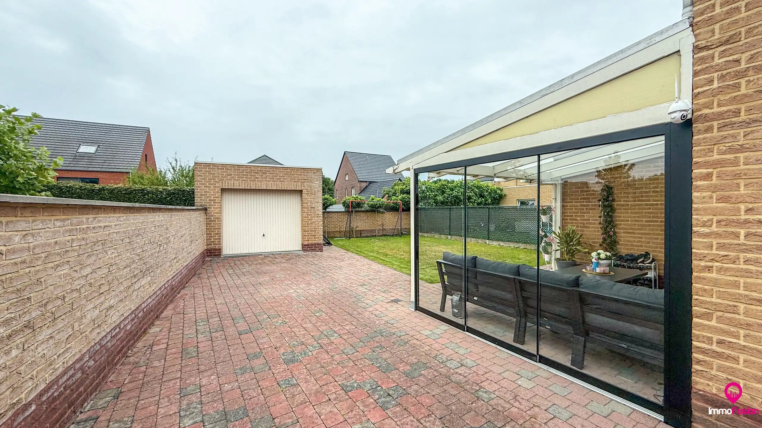 Instapklare woning met 3 slpks, tuin en garage in Lillo! foto 32