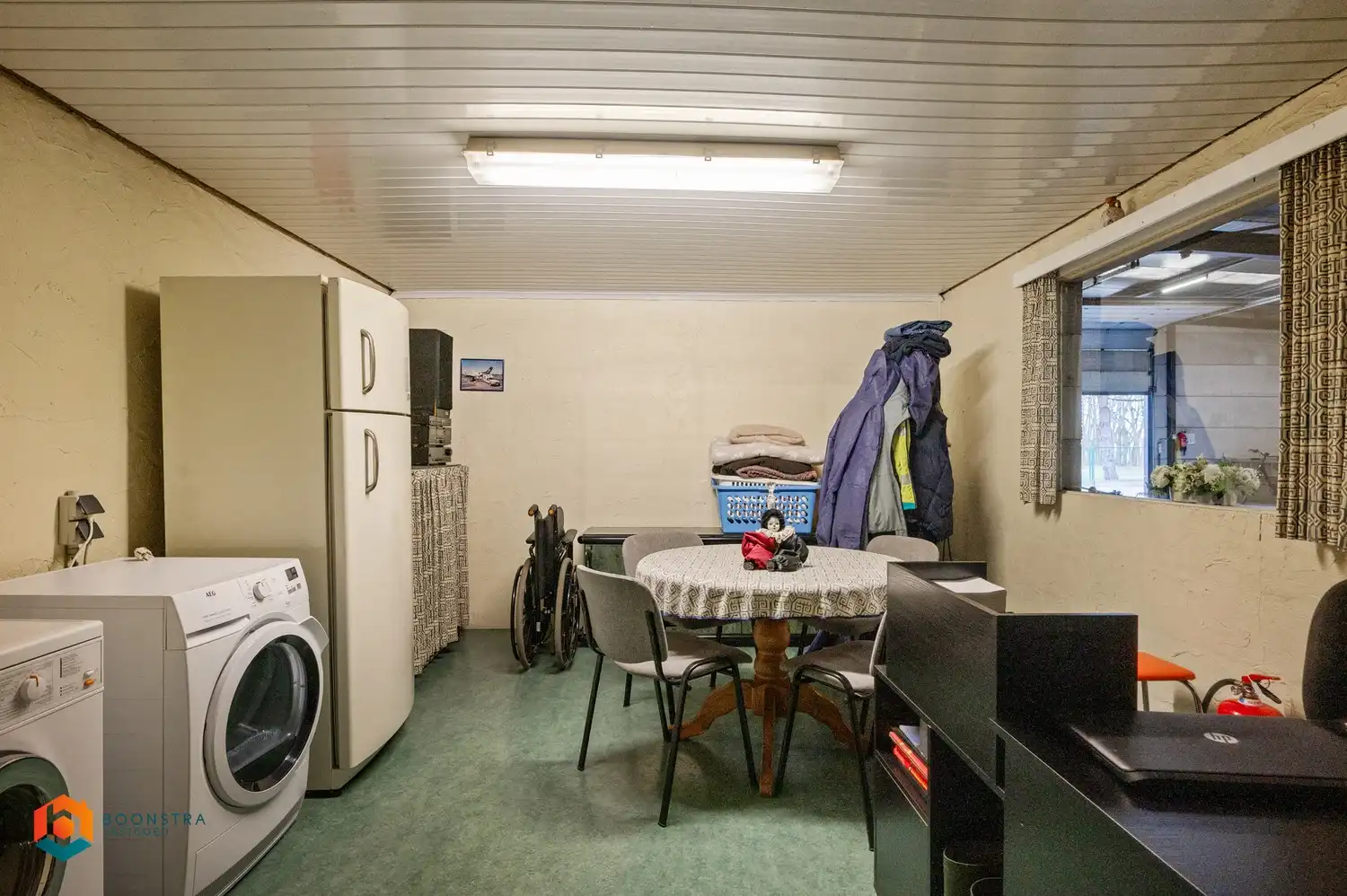 Te renoveren woning met 4 slpkrs en magazijn van 360m² op ruim perceel van 5730m² foto 7