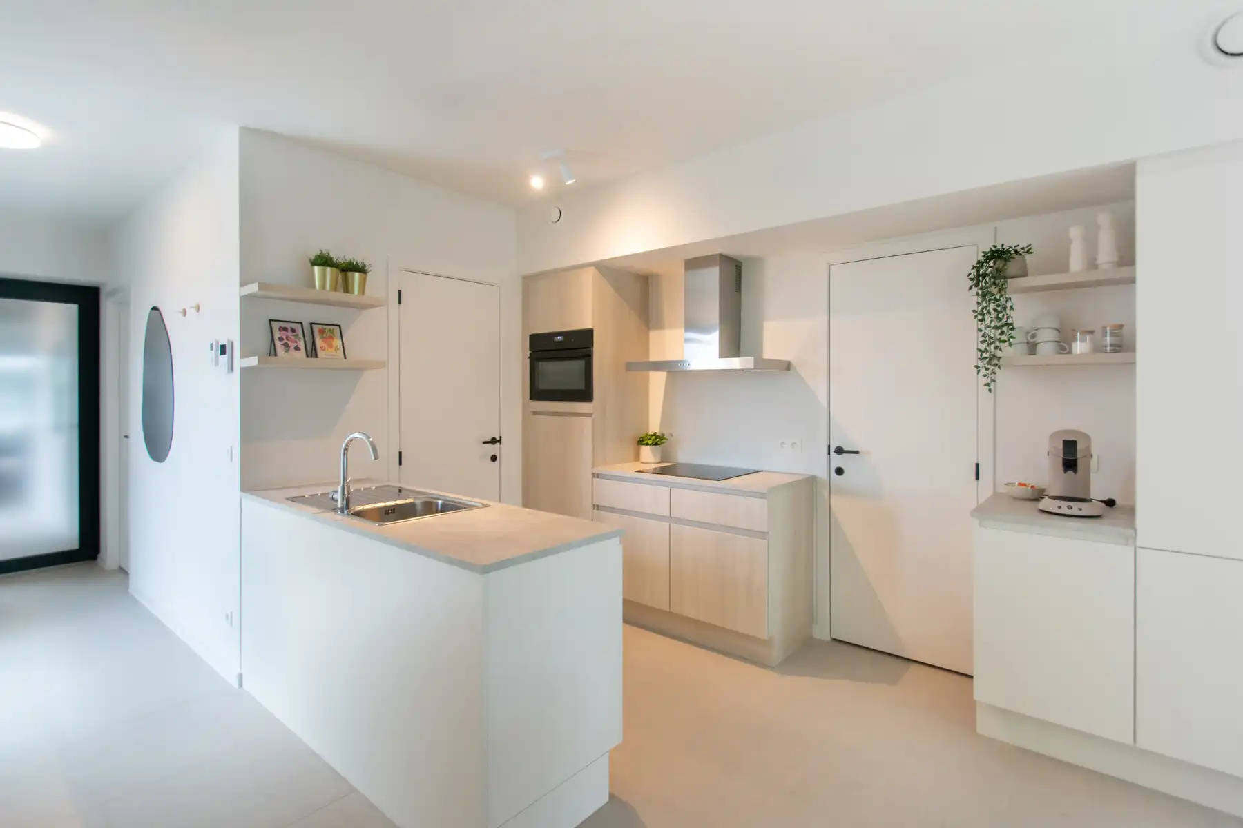 Lichtrijk gemeubeld nieuwbouwappartement met 2k en terras foto 8