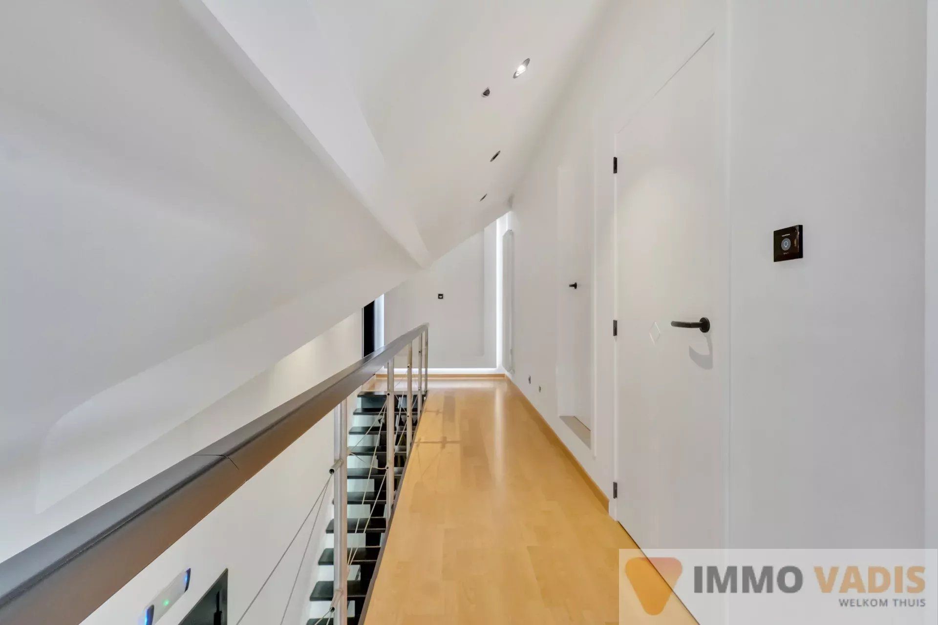 Ruime luxewoning met zwembad foto 13