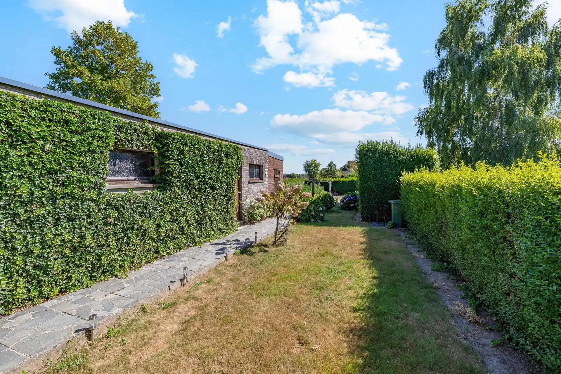 Statige woning met 3 slks, zuidgerichte tuin en veel parkeermogelijkheid foto 22