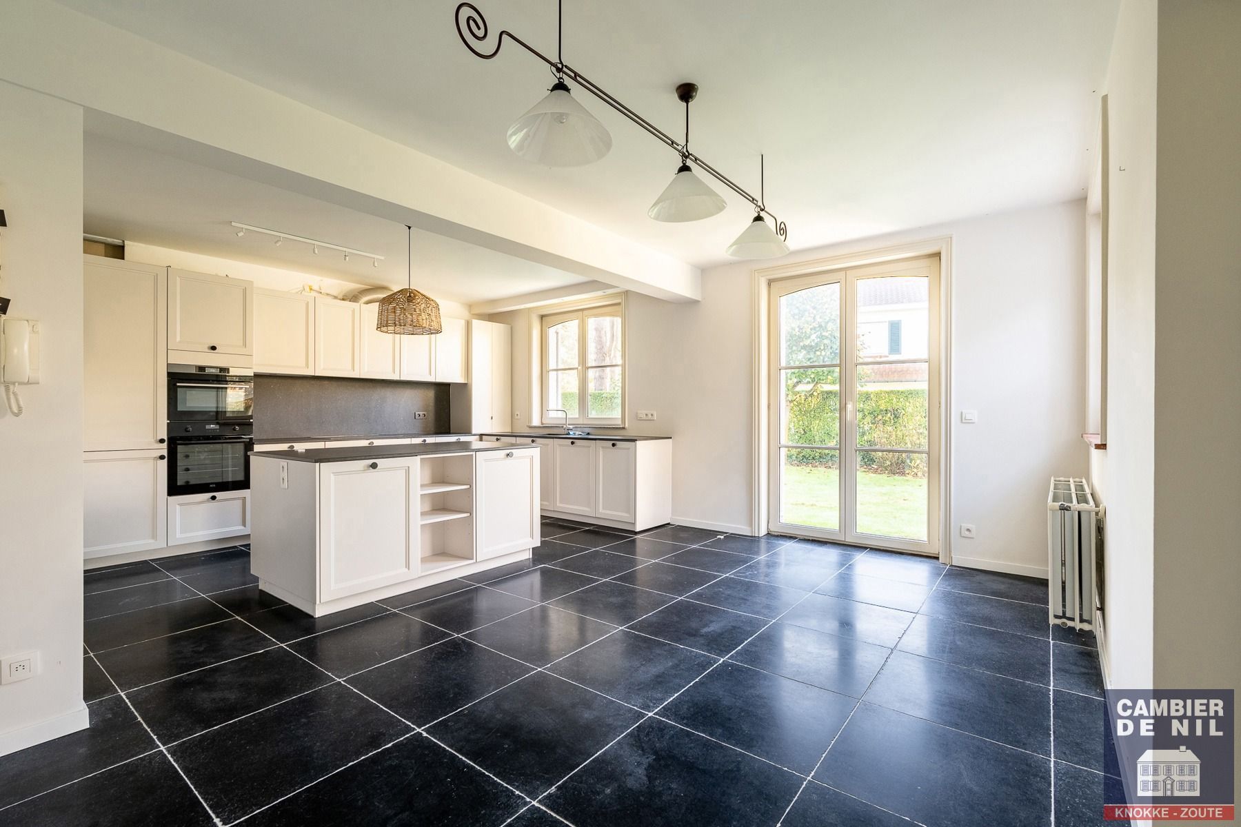 Charmante, ongemeubelde, vrijstaande villa in 2de lijn  in het zoute Zoute nabij de zee & tennis foto 7