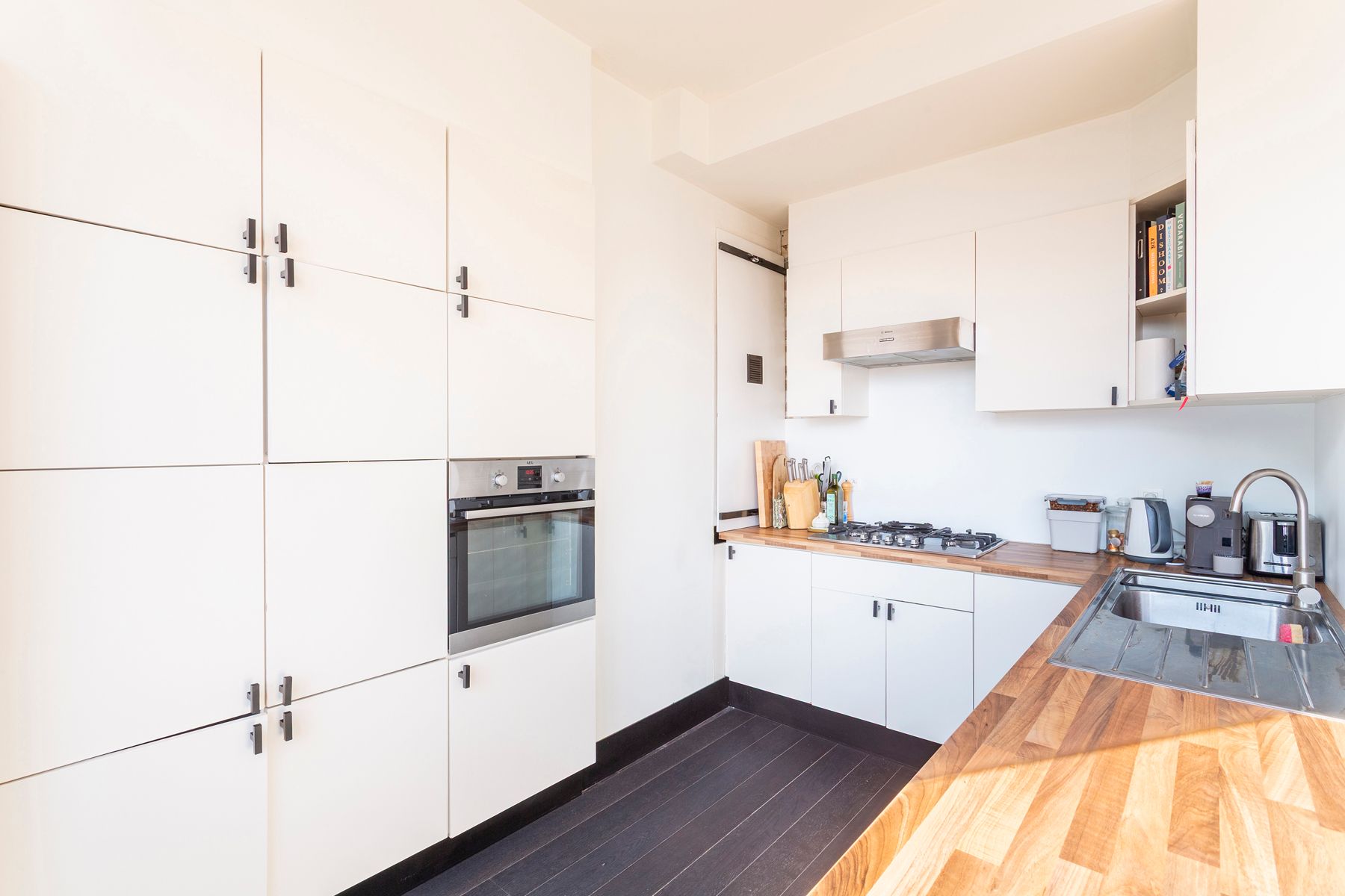 Lichtrijk appartement met karakter in de Markgravebuurt foto 5