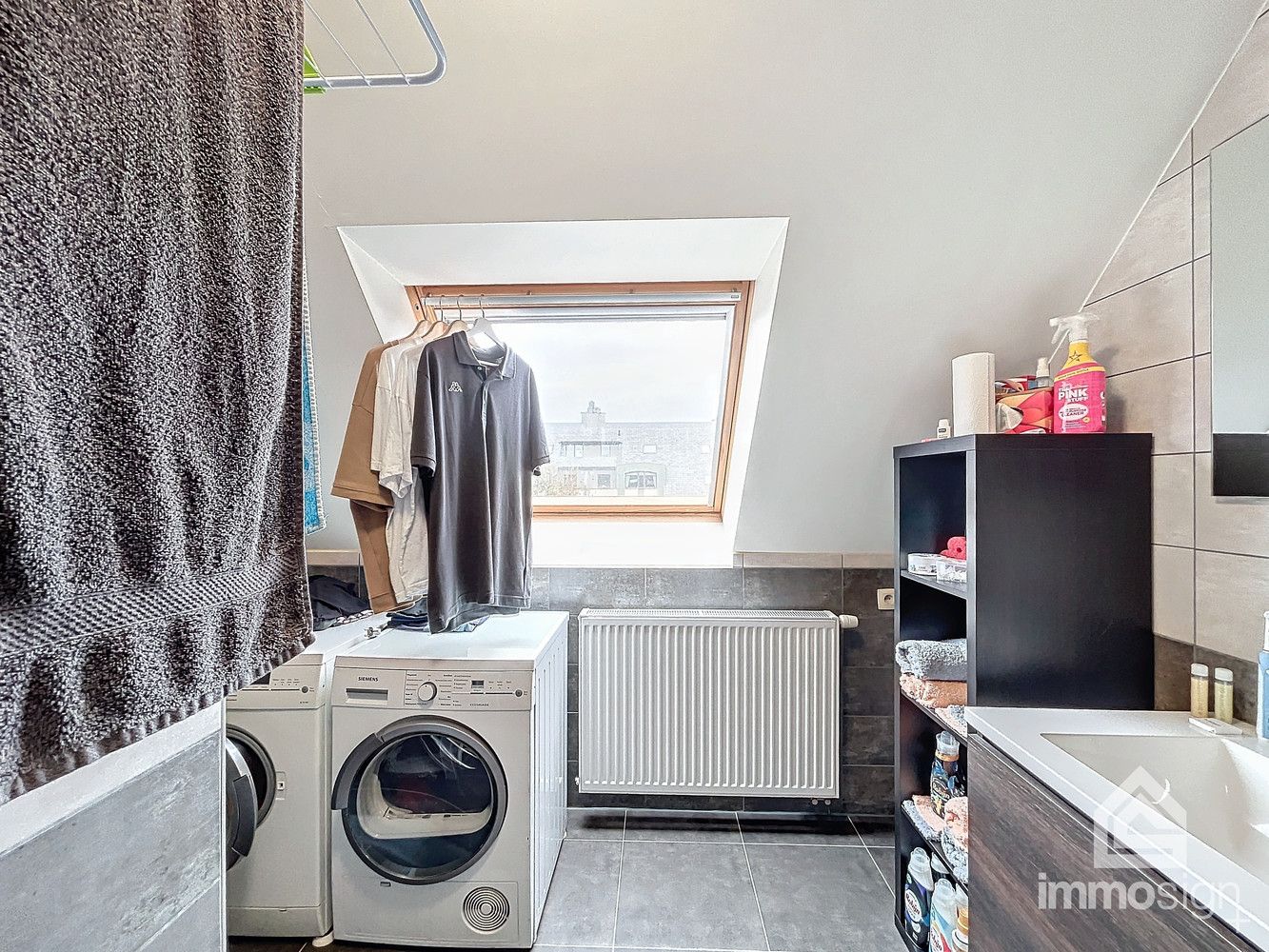 Ruim duplex appartement met 3 slaapkamers en terras te Pelt! foto 16