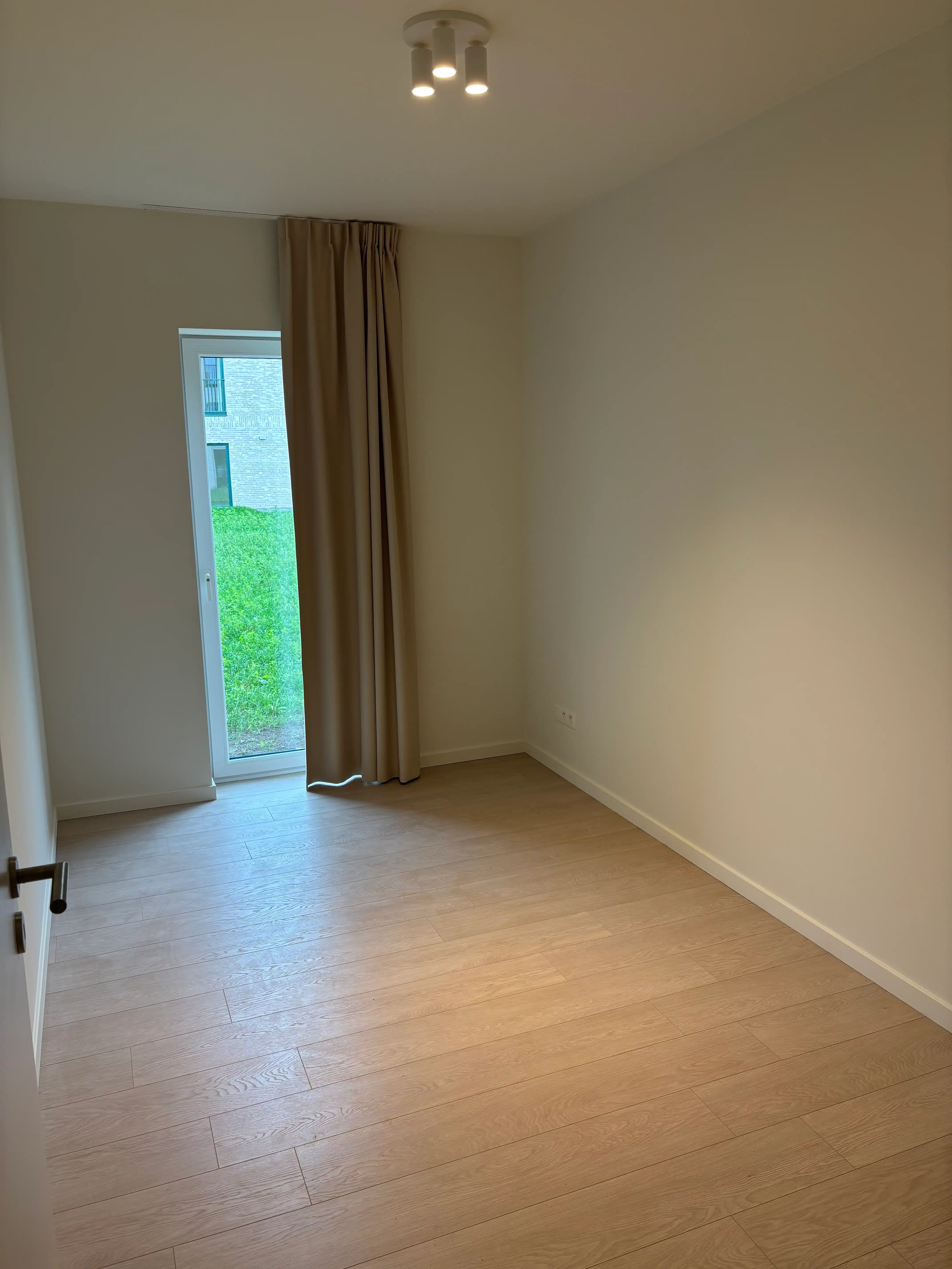 Modern Wonen & Werken: Luxueus Nieuwbouwappartement met 2 Slaapkamers en Bureau foto 4