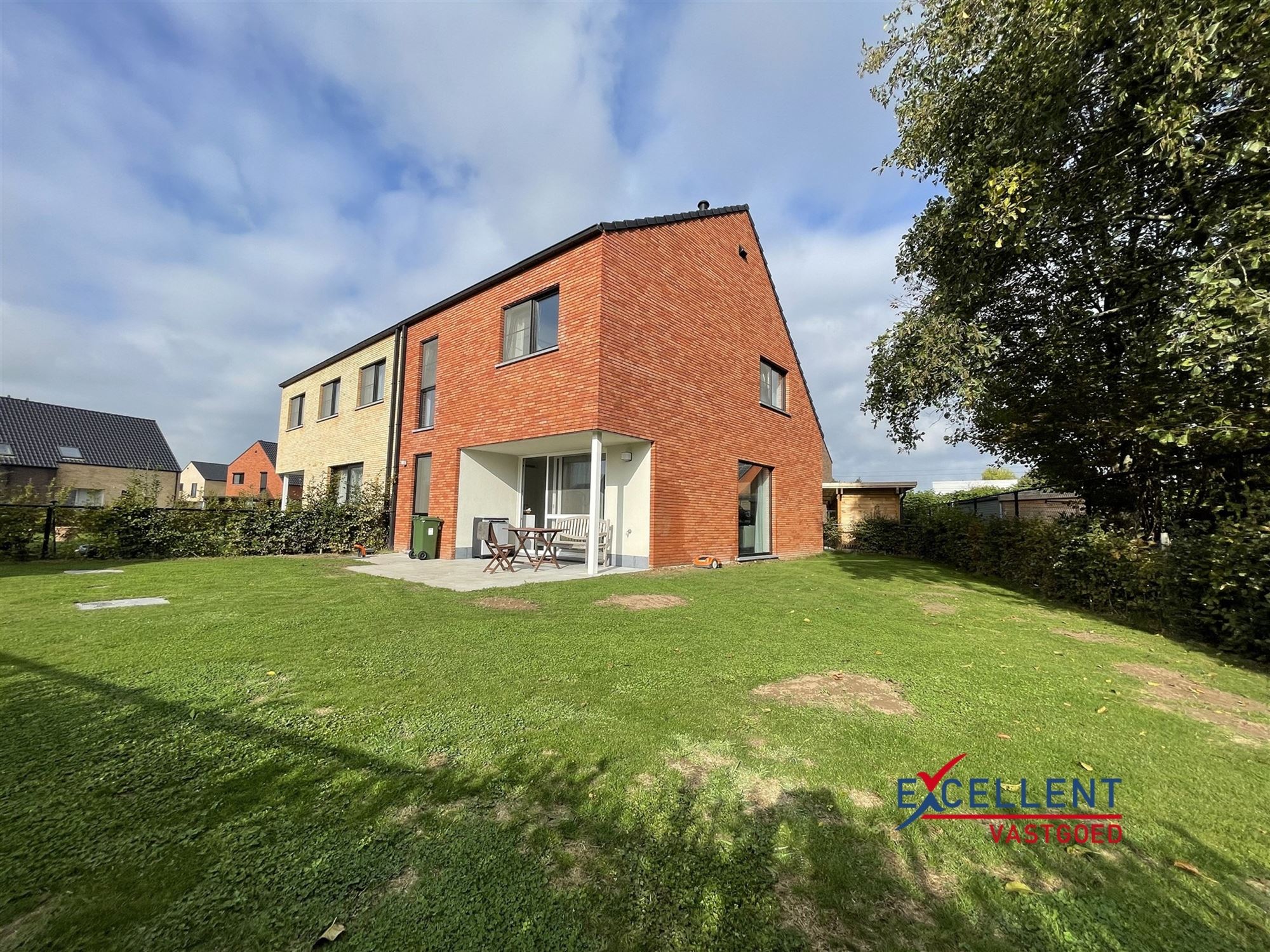 Recente, rustig gelegen nieuwbouwwoning te huur De Pinte! foto {{pictureIndex}}
