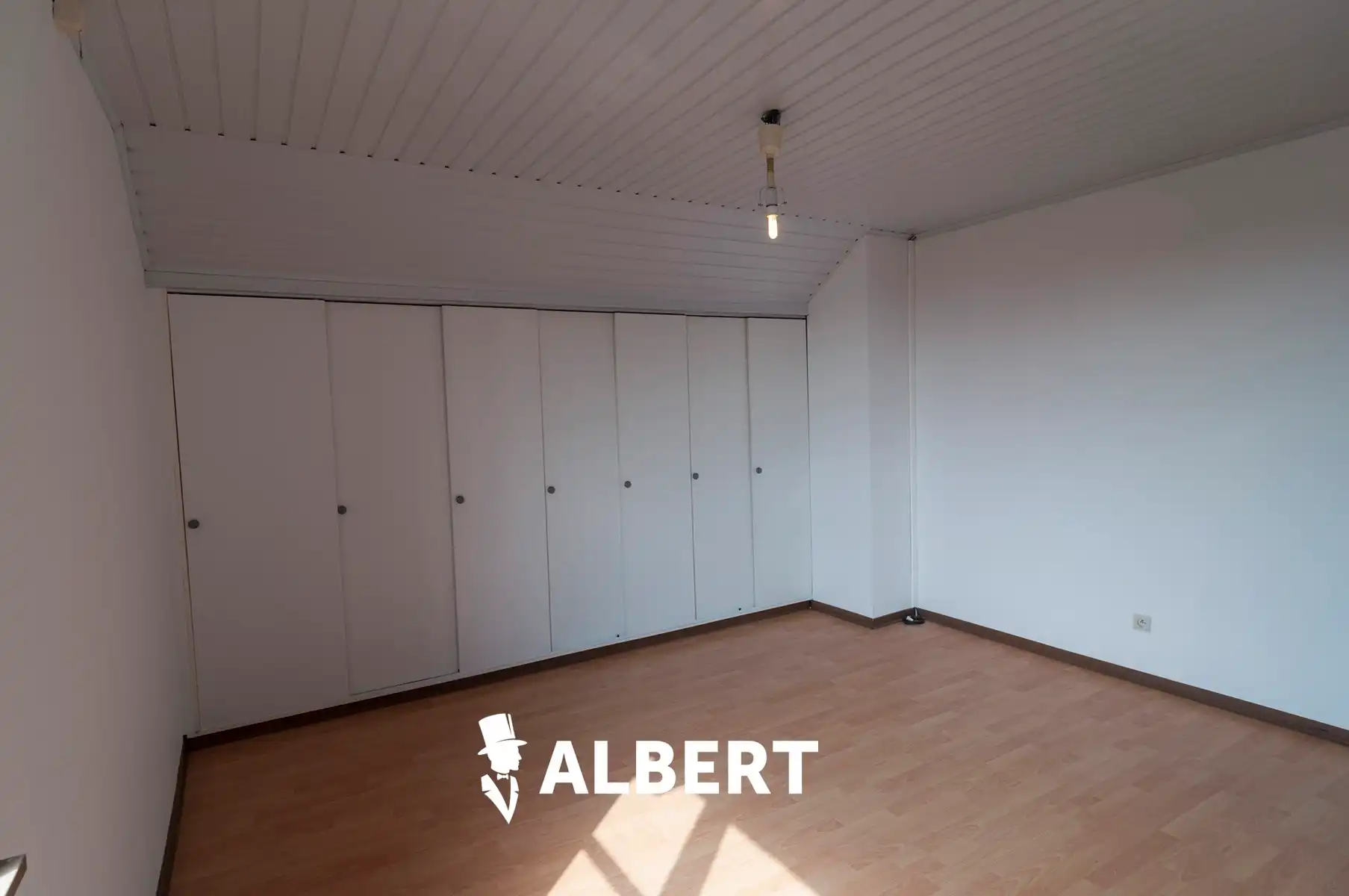 Ruime instapklare woning op toplocatie met tuin en bijgebouw foto 14