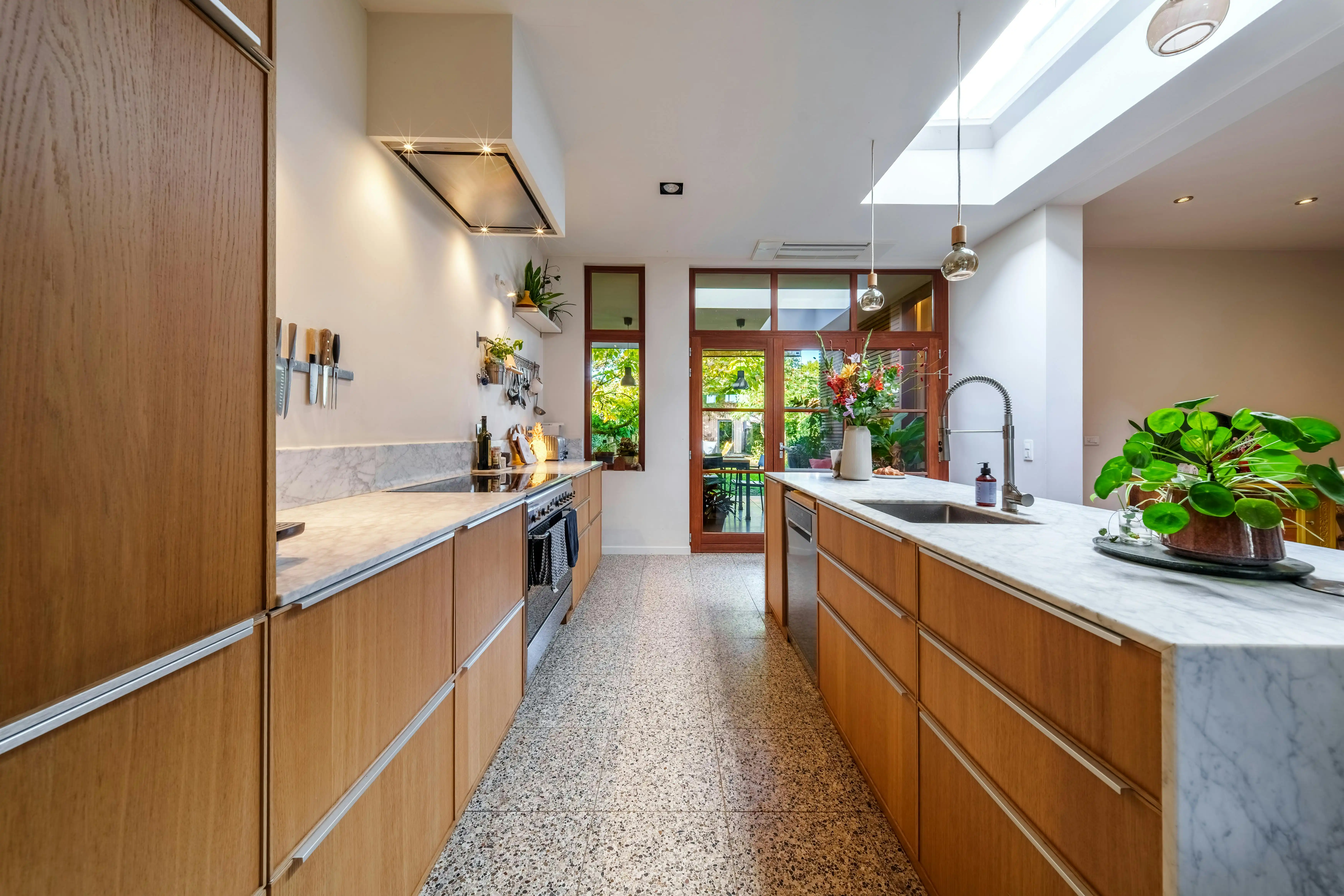 Instapklare herenwoning met ruim bijgebouw  foto 2