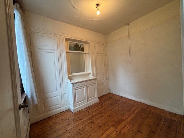 Te renoveren huisje met 2 slaapkamers (4 mogelijk) naast gezellig beluikje aan Sint- Amandsplein. foto 6