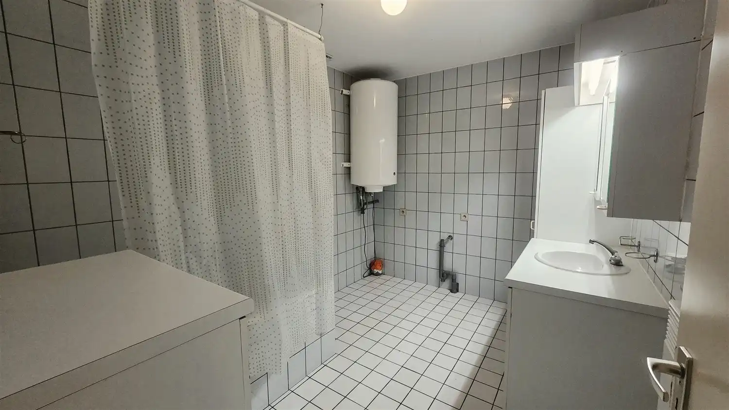 Ruim en energiezuinig appartement met 2 slaapkamers nabij Genk-Centrum foto 19