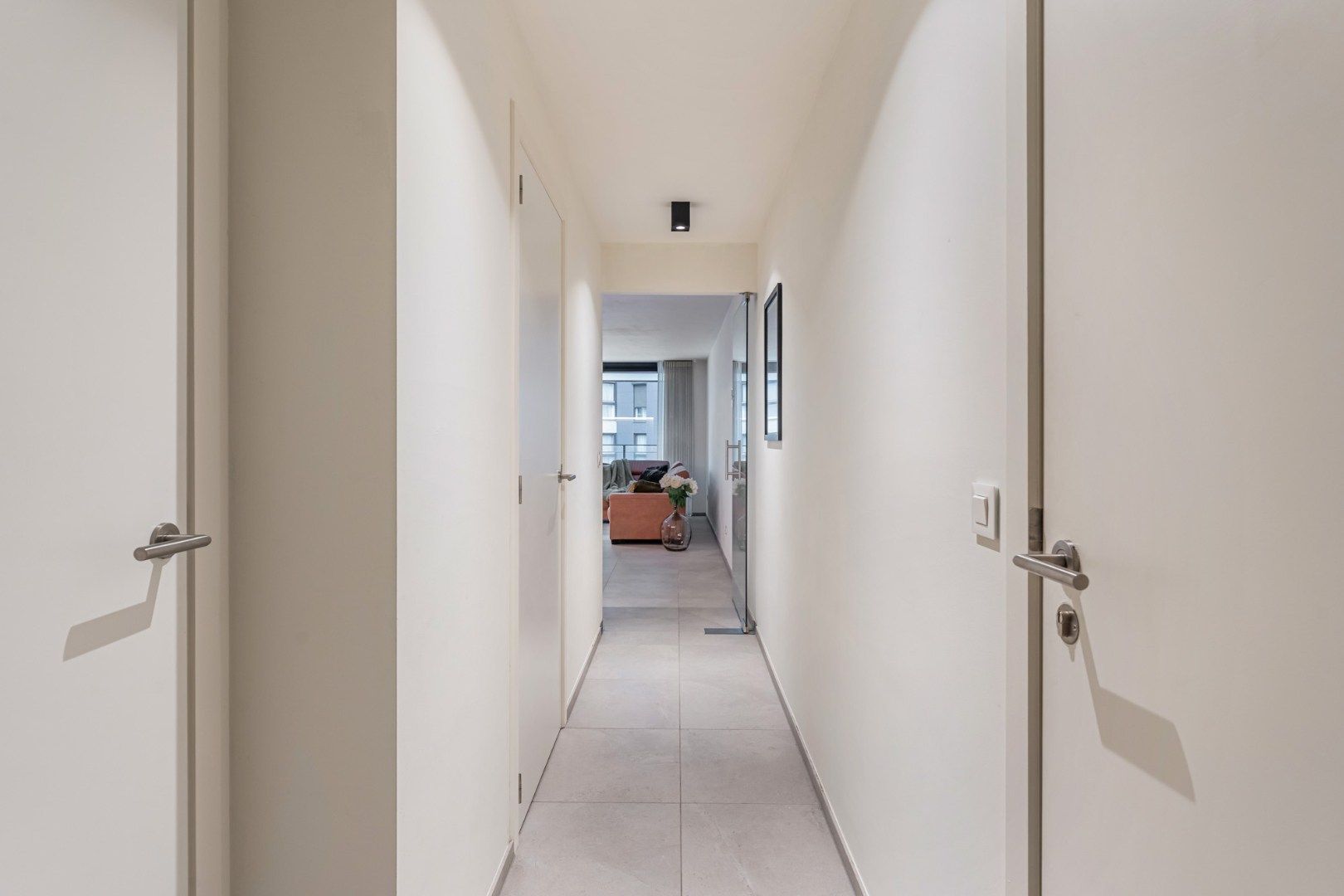 Nieuwbouw appartement, 92m² + terras, 2 slpk, garage en kelderberging in centrum Genk foto 3