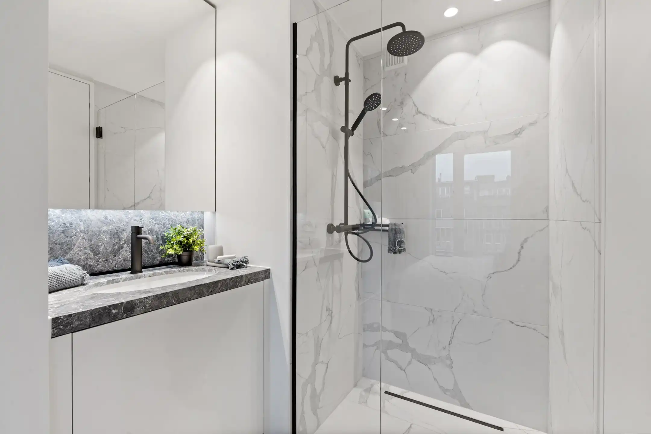 Prachtige penthouse, zijdelings zeezicht & 2 ruime terrassen foto 8