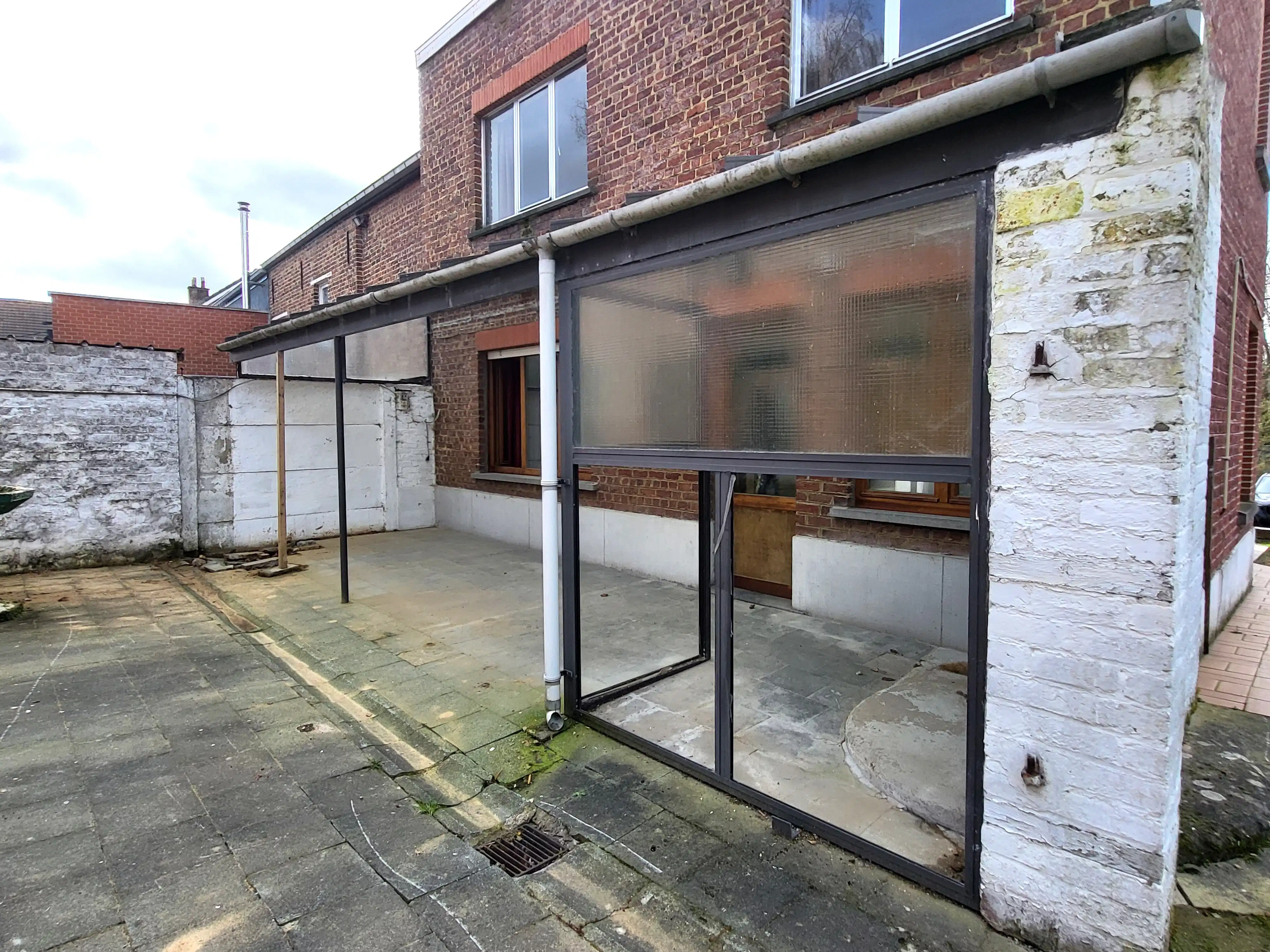 Te renoveren woning met veel charme en ruime tuin op 671 m².  foto 31