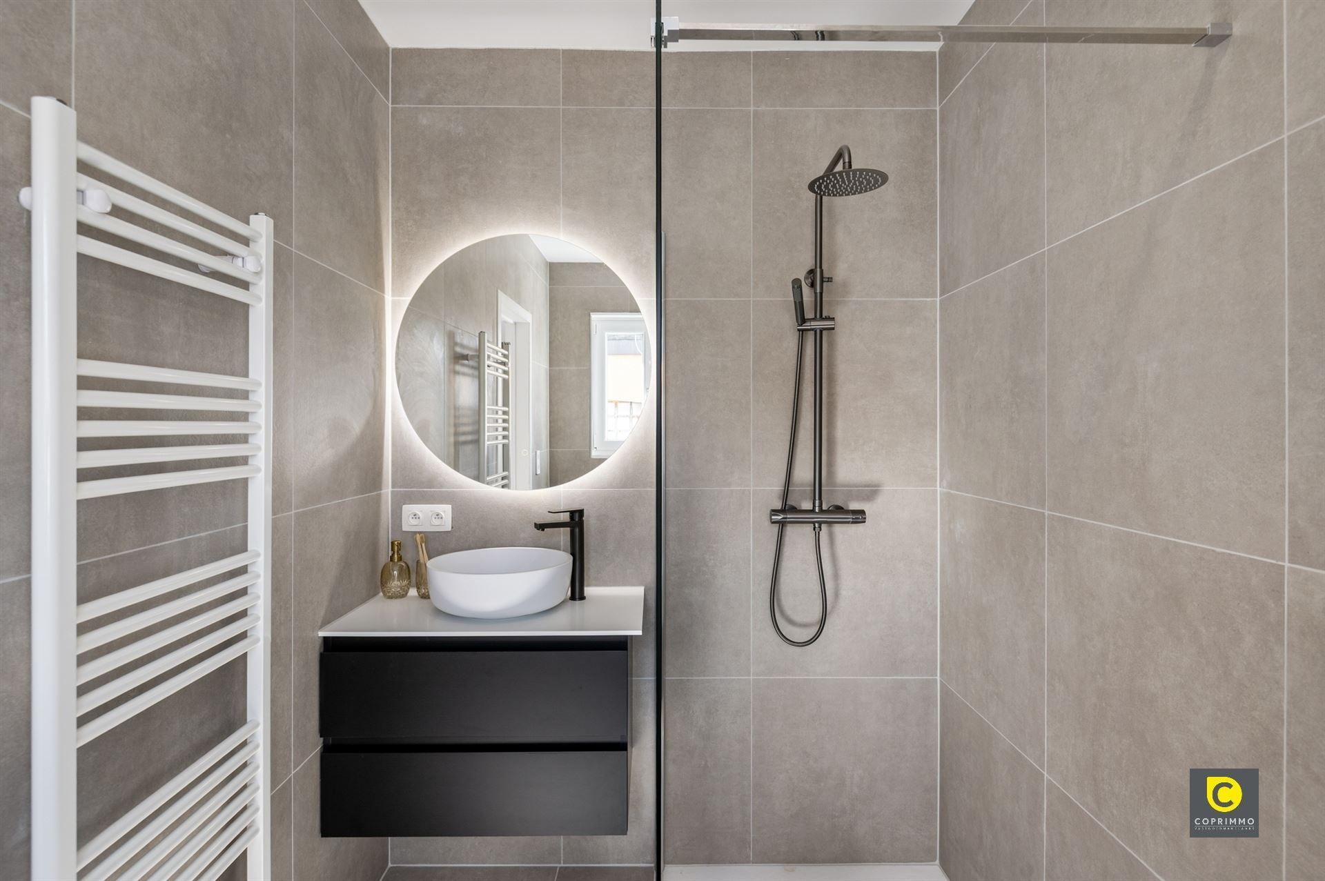 Recent gerenoveerd appartement op toplocatie! foto 8