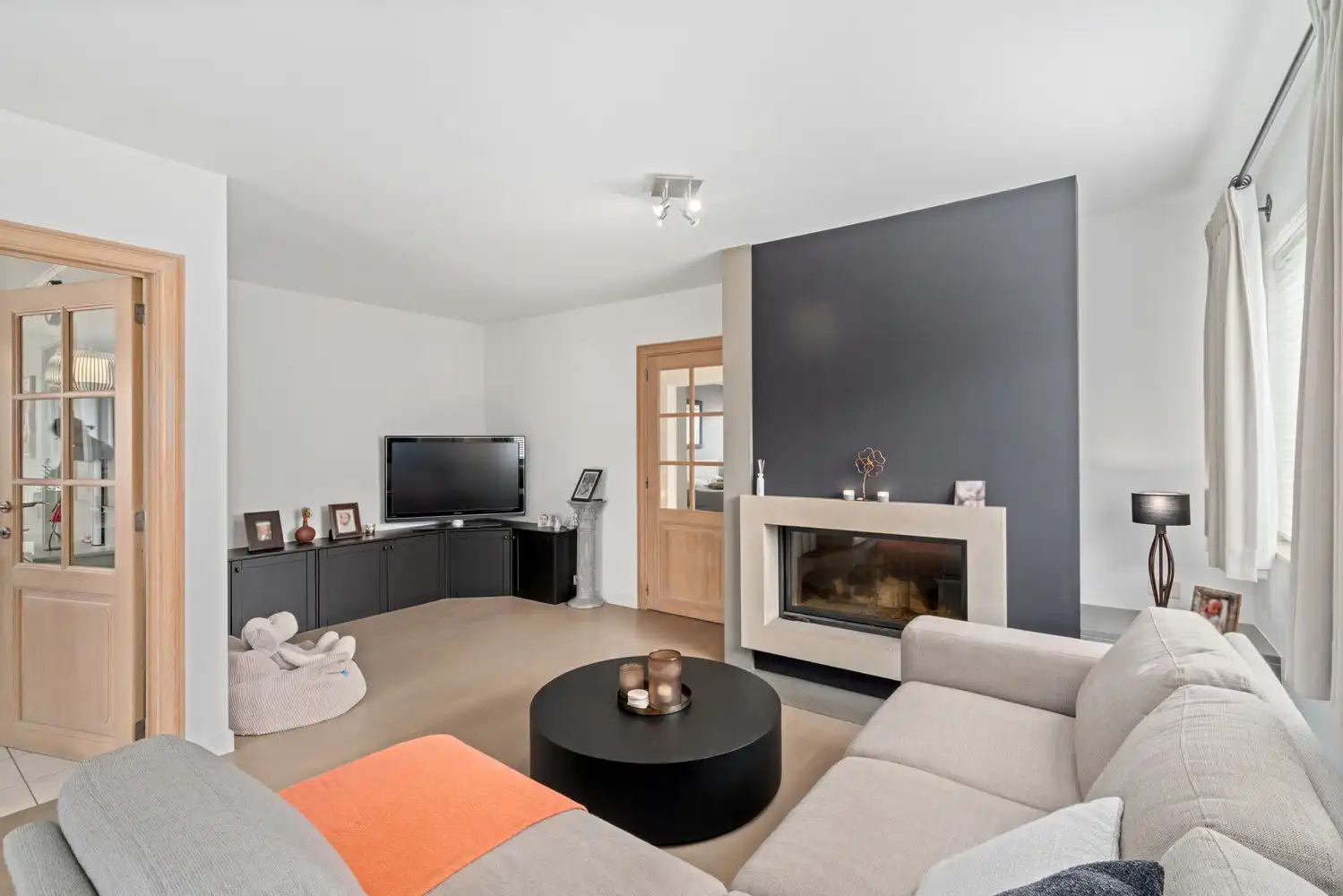 Alleenstaande woning met atelier te Meulebeke. foto 5