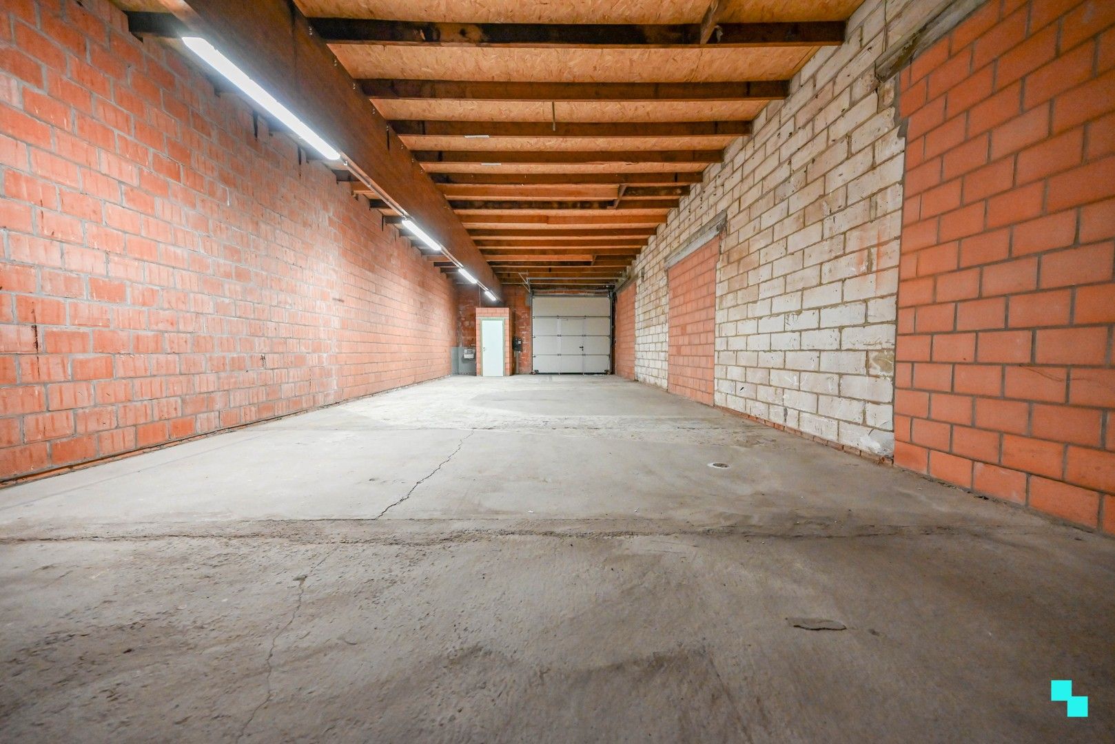 Loods van ca. 105 m² op goede locatie in Ledegem foto 7