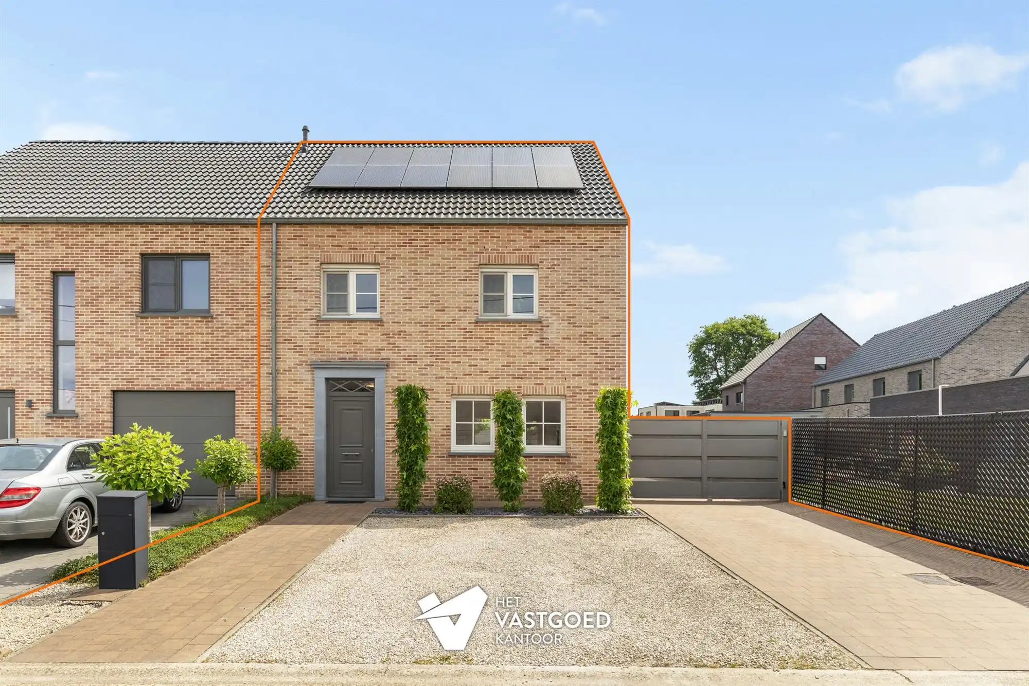 UITERST KNAP AFGEWERKTE WONING MET 3 SLAAPKAMERS RUSTIG GELEGEN OP EEN PERCEEL VAN 4A30CA TE KWAADMECHELEN foto {{pictureIndex}}