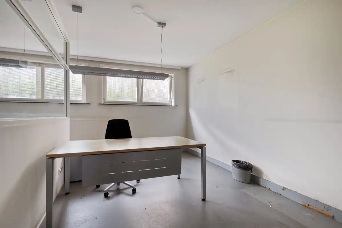 Multifunctioneel gebouw in het centrum van Merchtem. foto 8