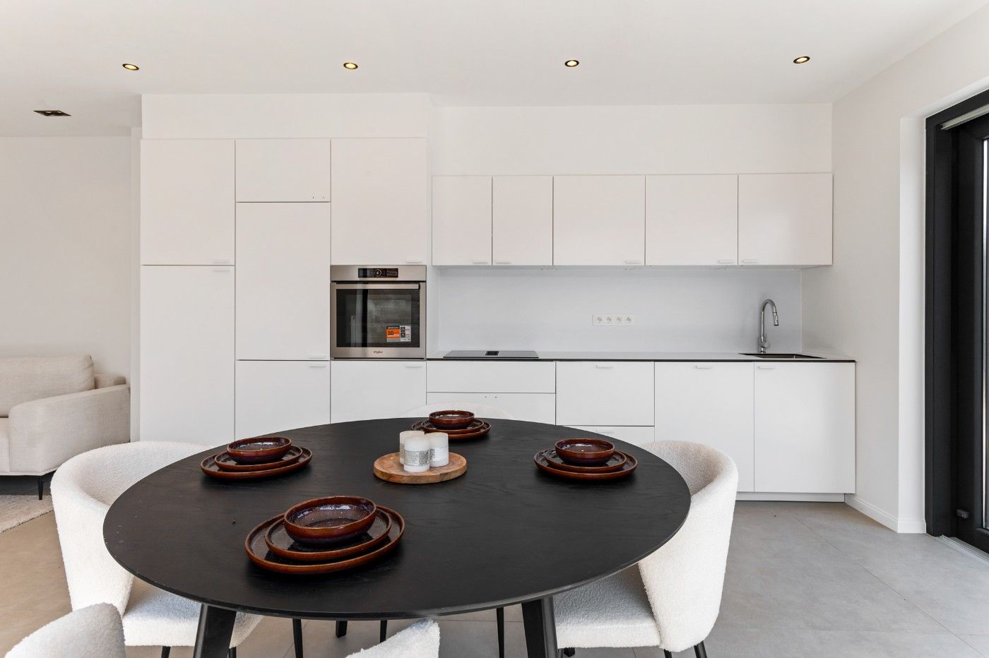 Prachtig gerenoveerde woning met 3 slpk., oprit en toffe tuin foto 11