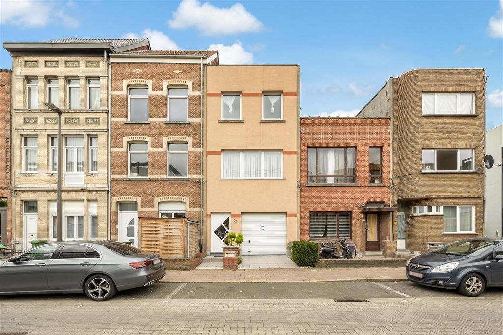 Instapklare bel-etage met stadstuintje in Deurne-Zuid foto 25