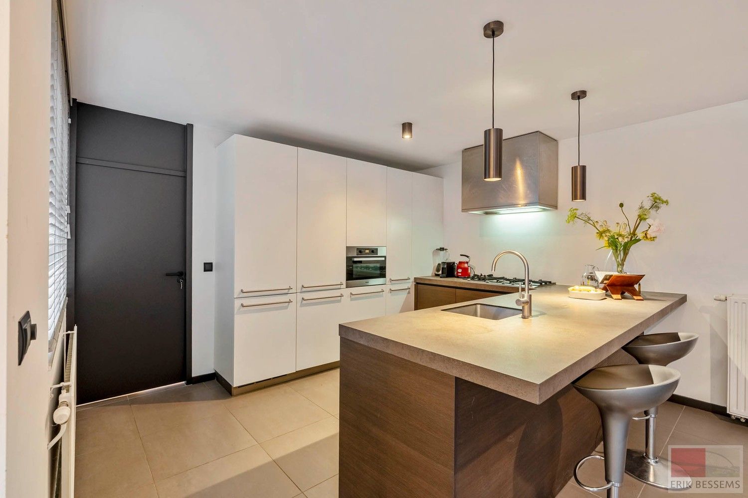 Leuk, grondig gerenoveerde bungalow (2023–2025), rustig gelegen aan het park van Sint-Pietersheim. foto 5